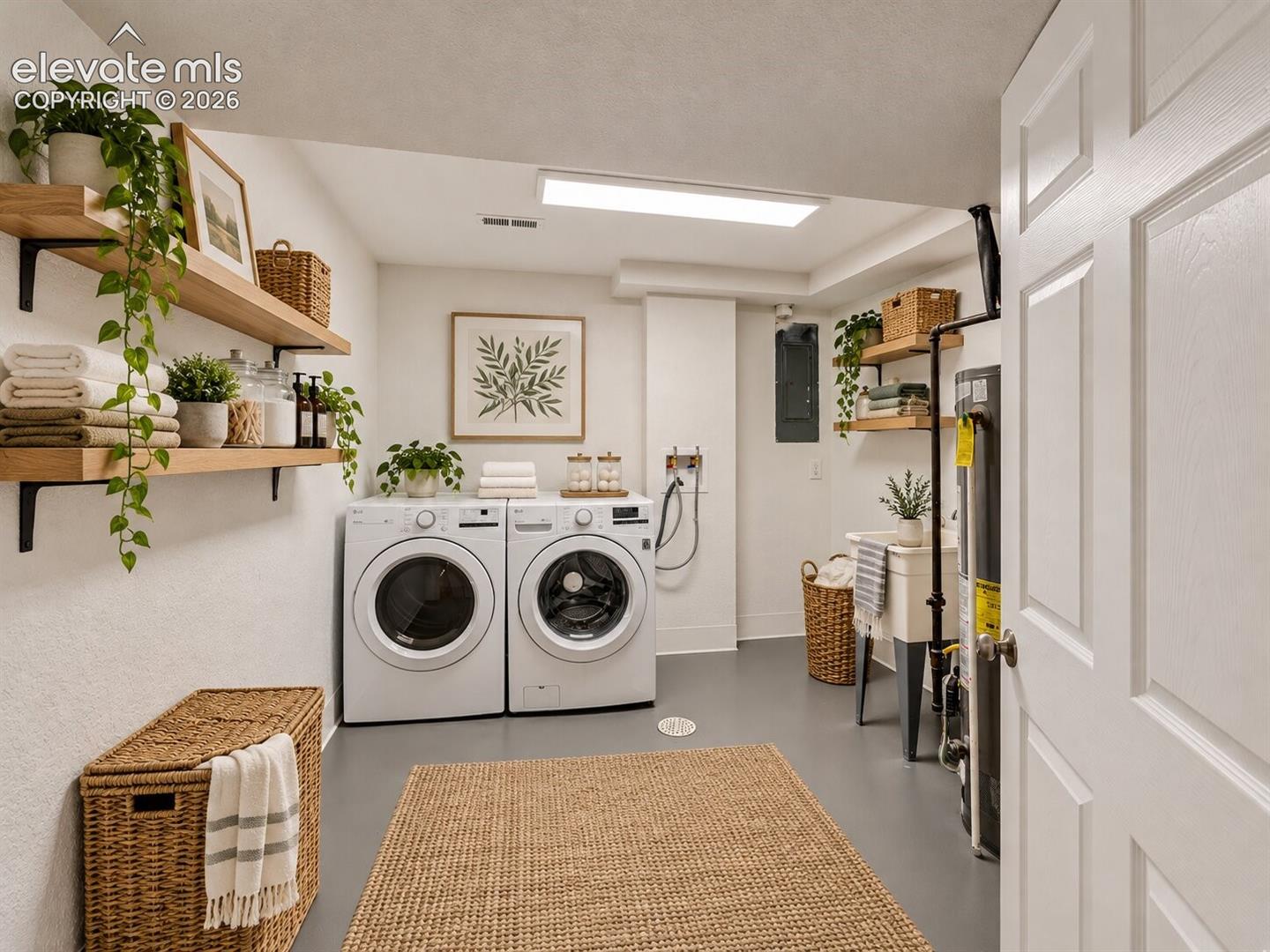 Listing photo 14 for 3100 S Dale Court