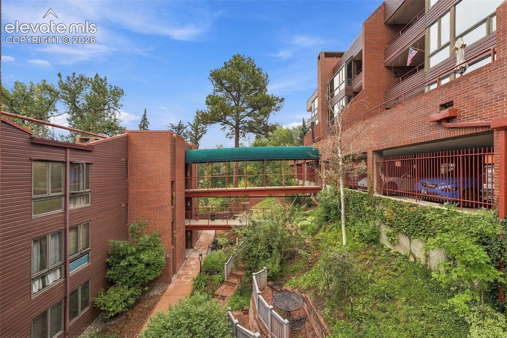 Listing photo 37 for 41 W Boulder Street