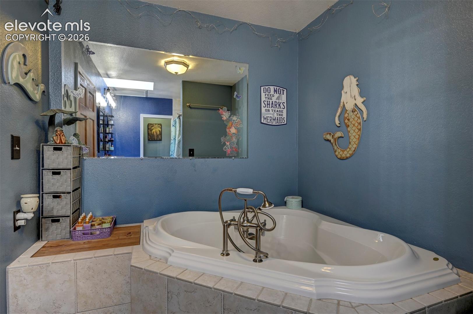Listing photo 17 for 8170 Valli-Farm Road