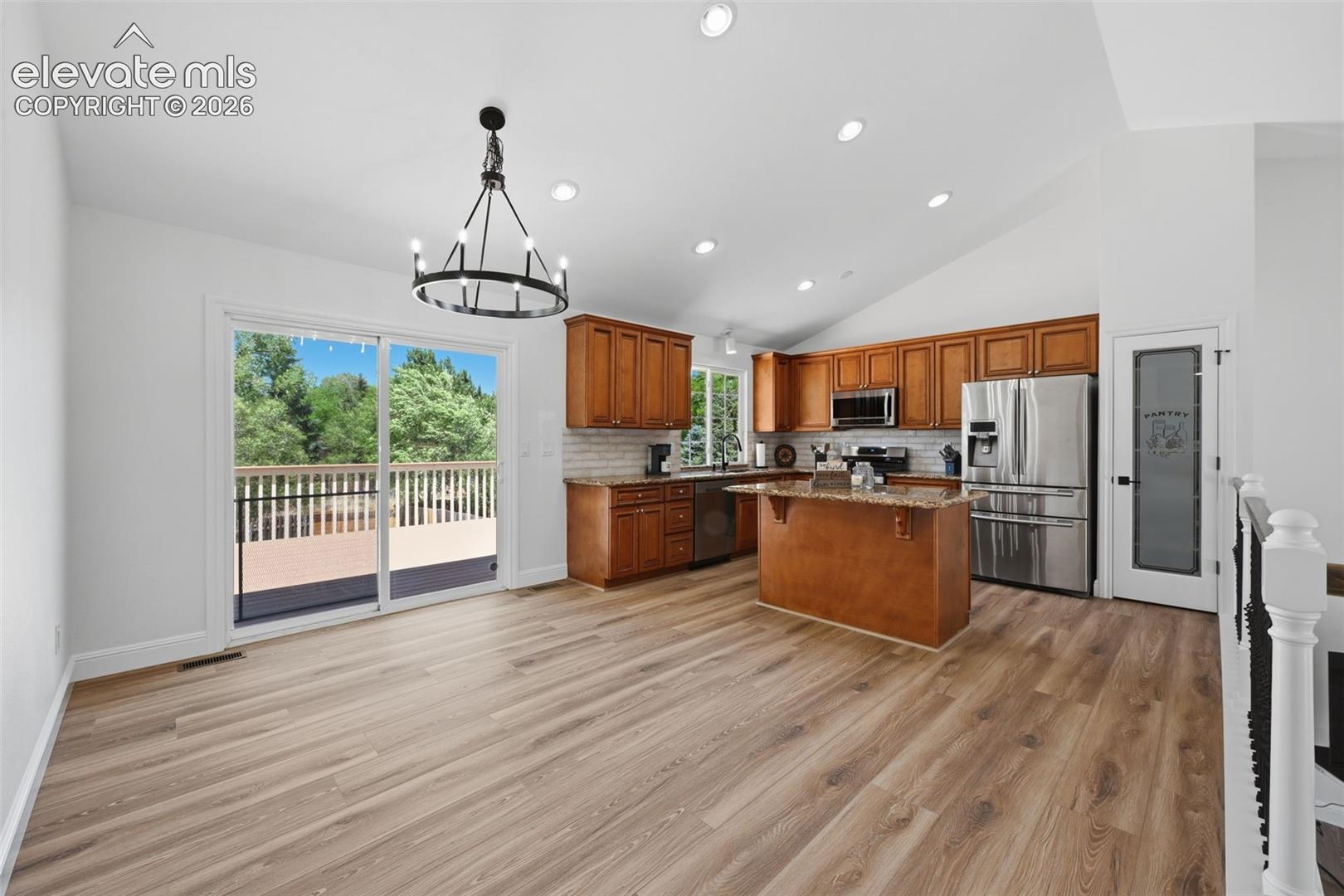 Listing photo 10 for 780 Bayfield Drive