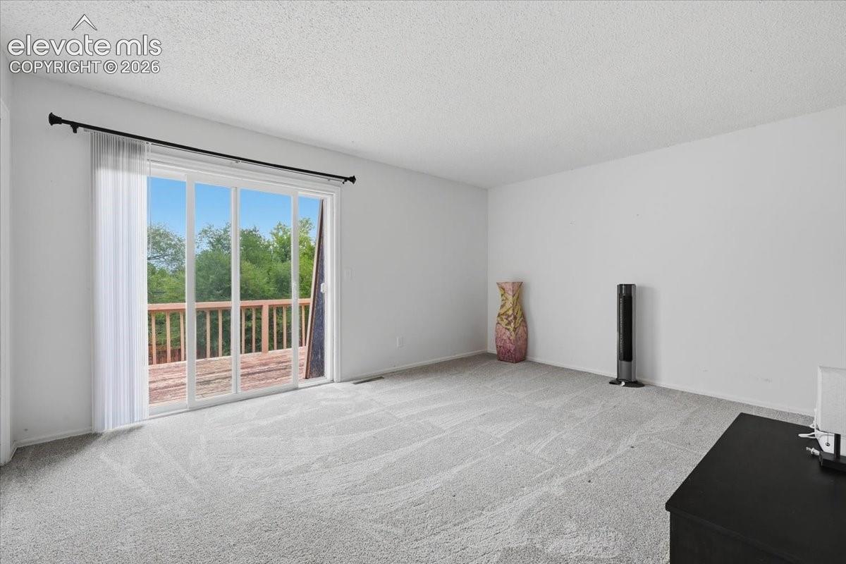 Listing photo 18 for 724-726 Pioneer Lane