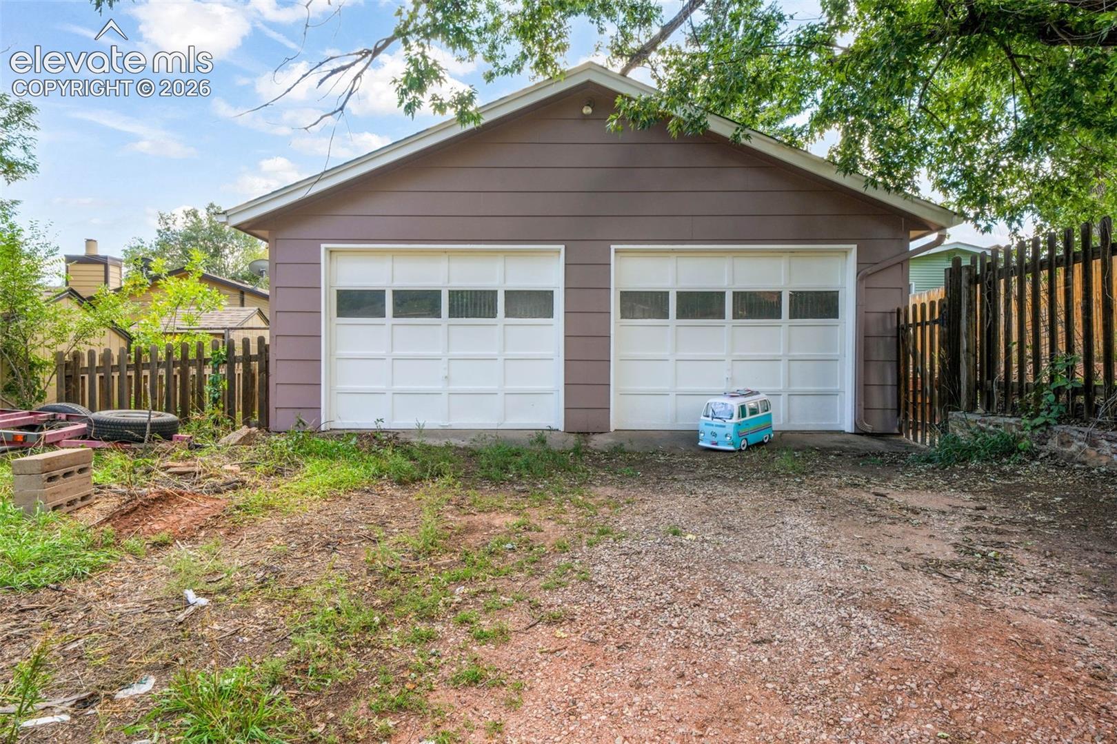 Listing photo 47 for 3326 W Kiowa Street