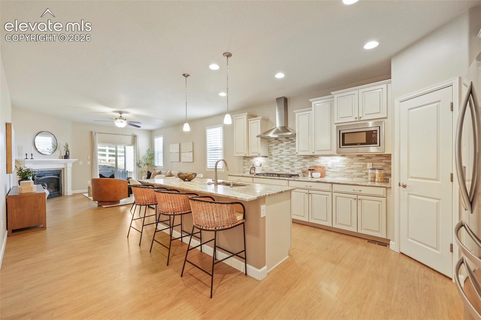 Listing photo 10 for 3973 John Court