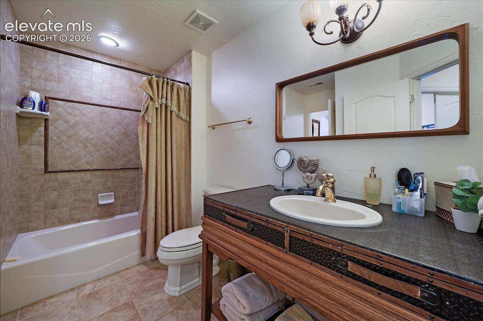 Listing photo 31 for 1175 Castle Pointe Drive