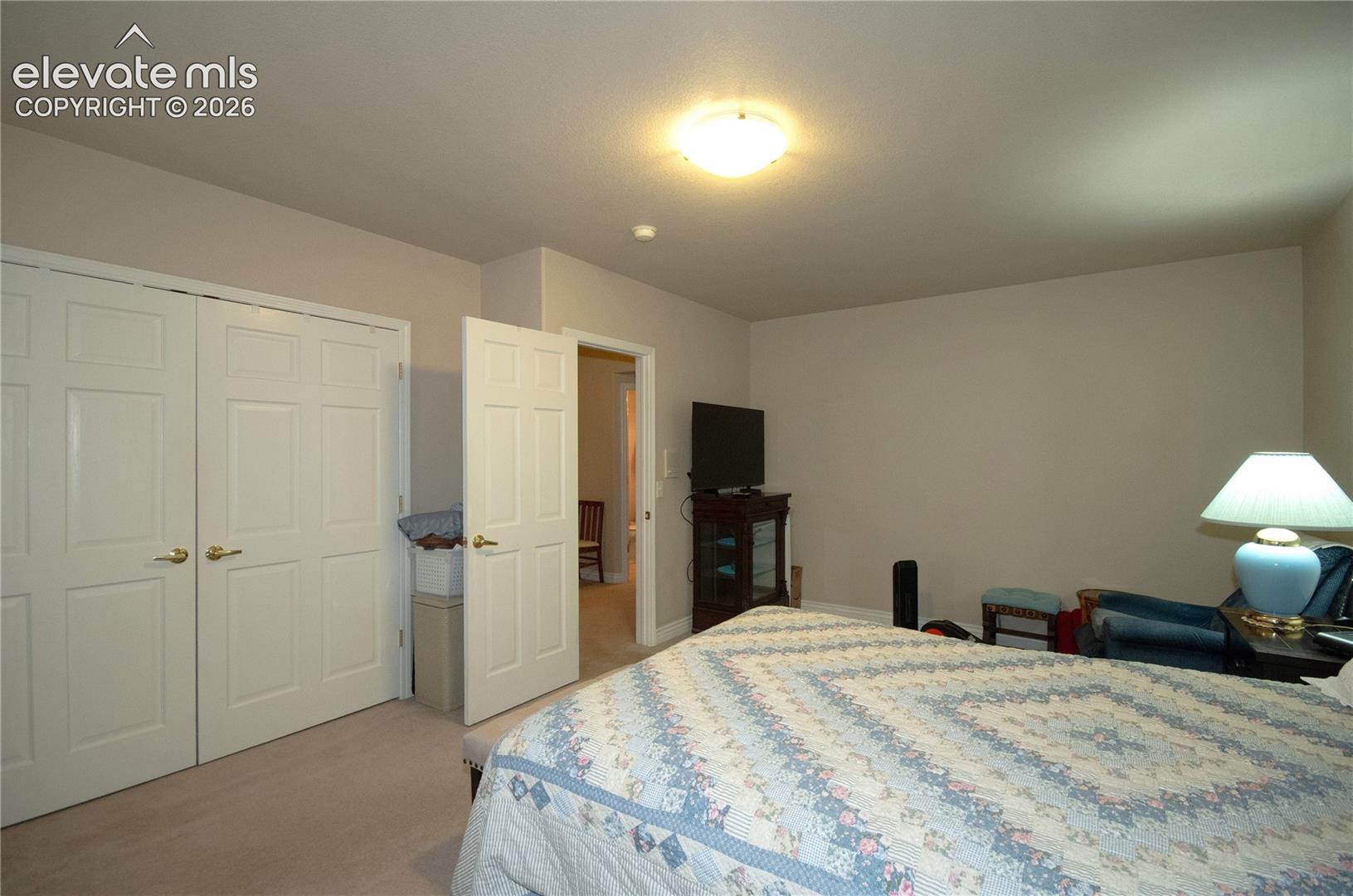 Listing photo 33 for 19558 Fox Trail Way