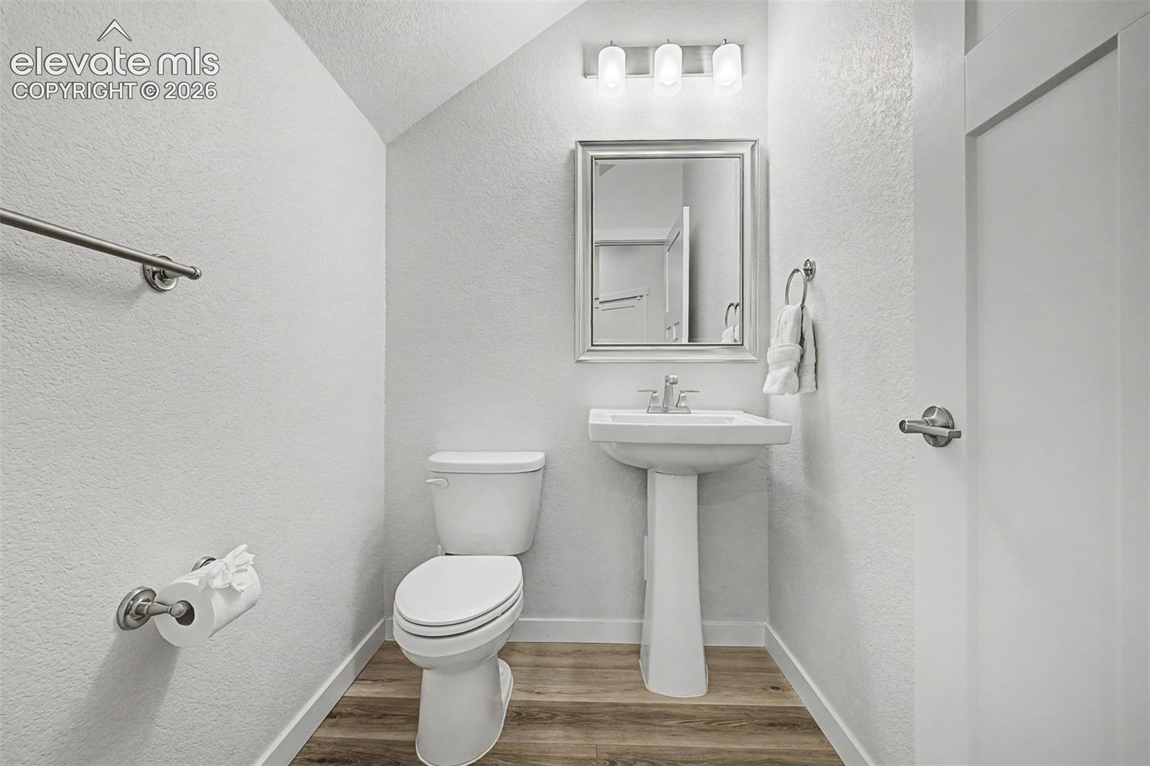 Listing photo 17 for 5675 Villa Lorenzo Drive