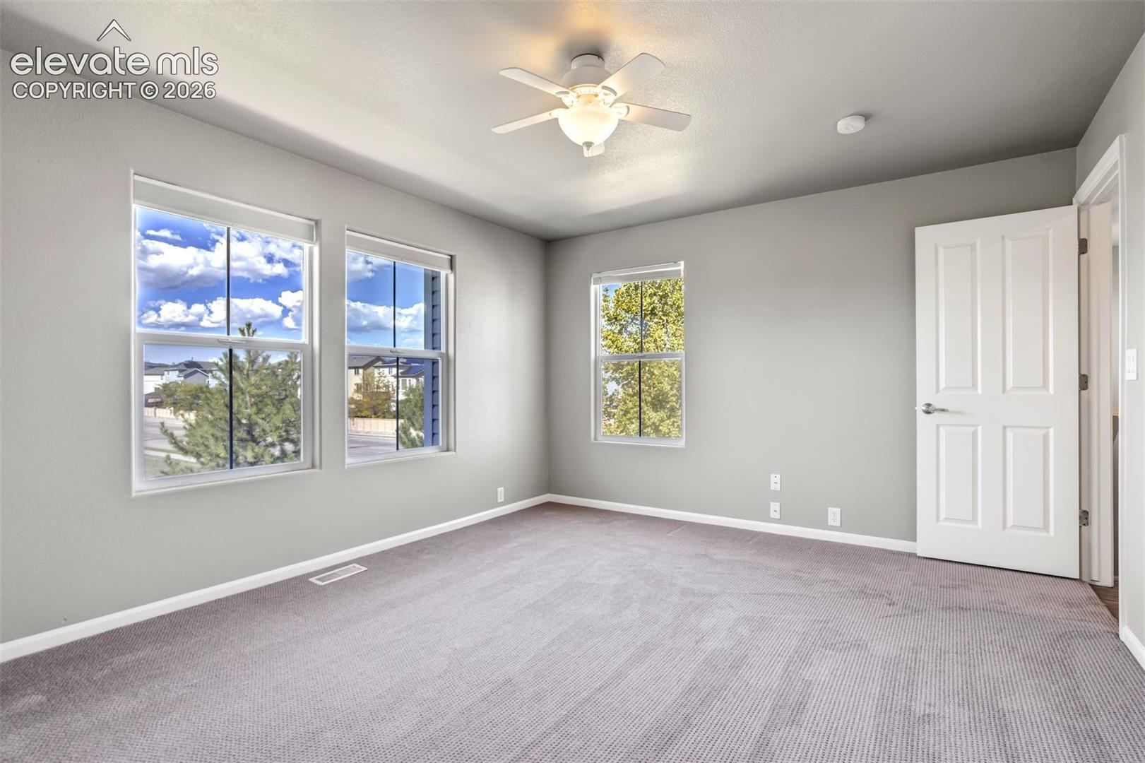 Listing photo 30 for 7303 Sandy Springs Point