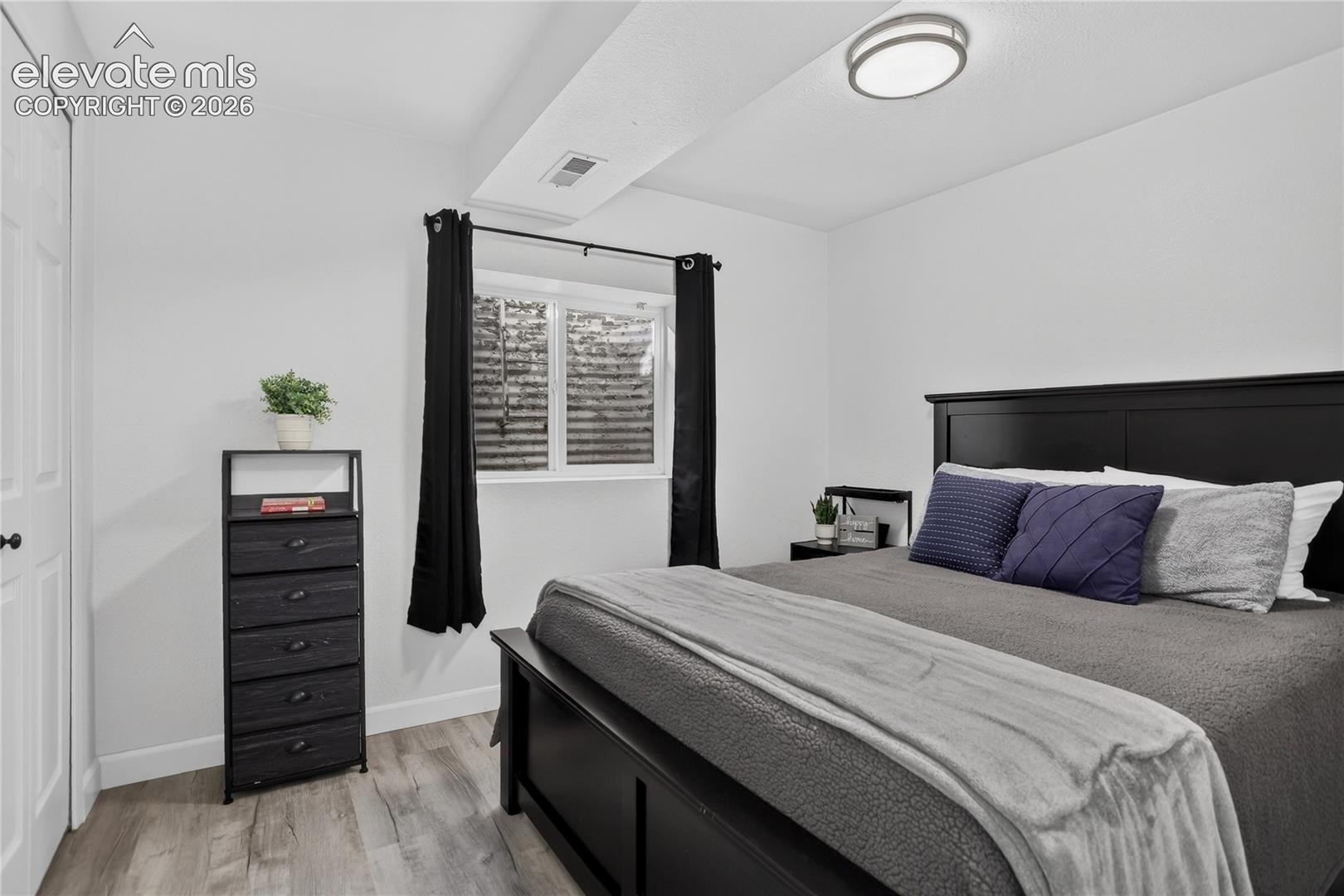 Listing photo 14 for 2250 Heathercrest Drive