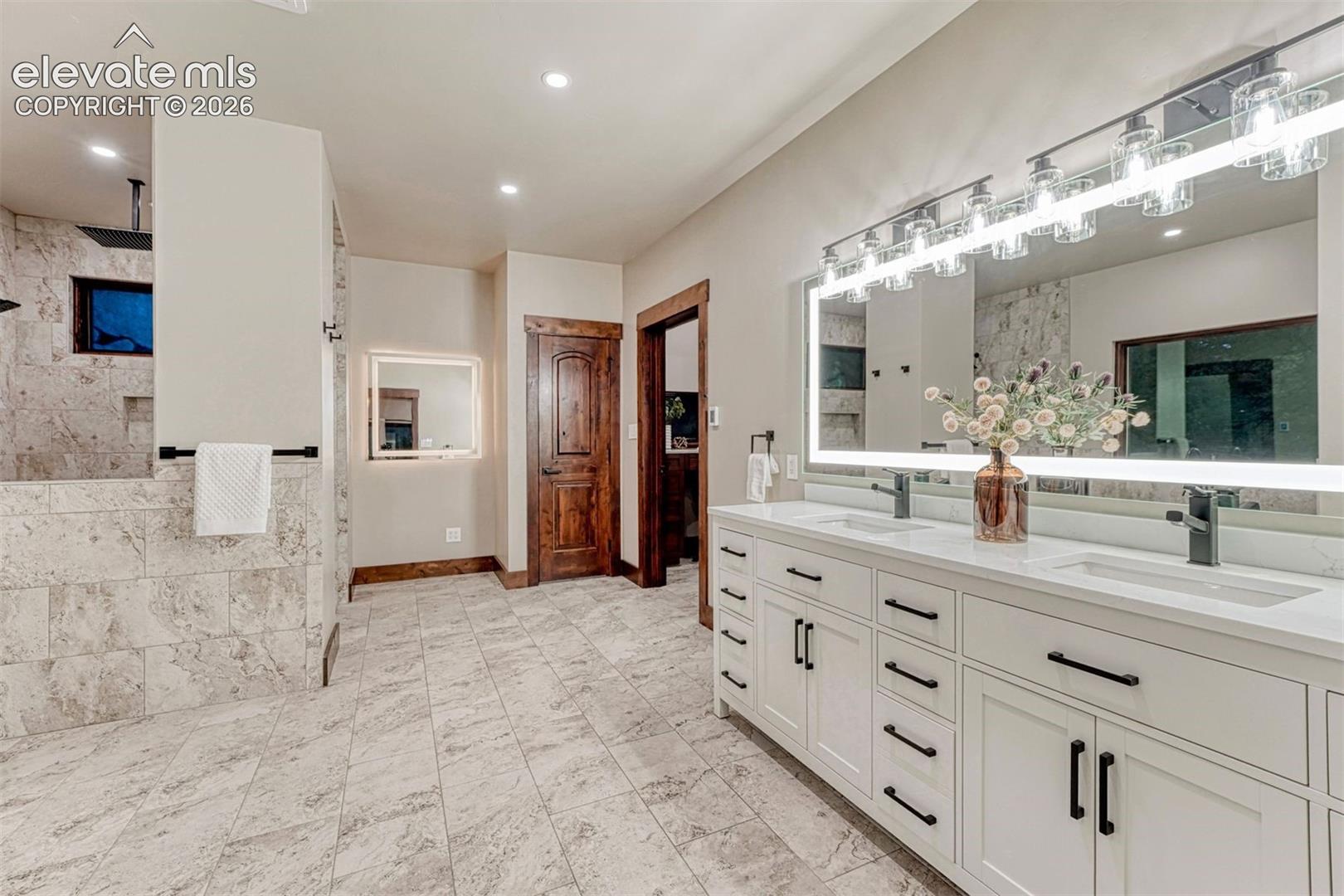 2751 Mountain Glen Court, photo 6