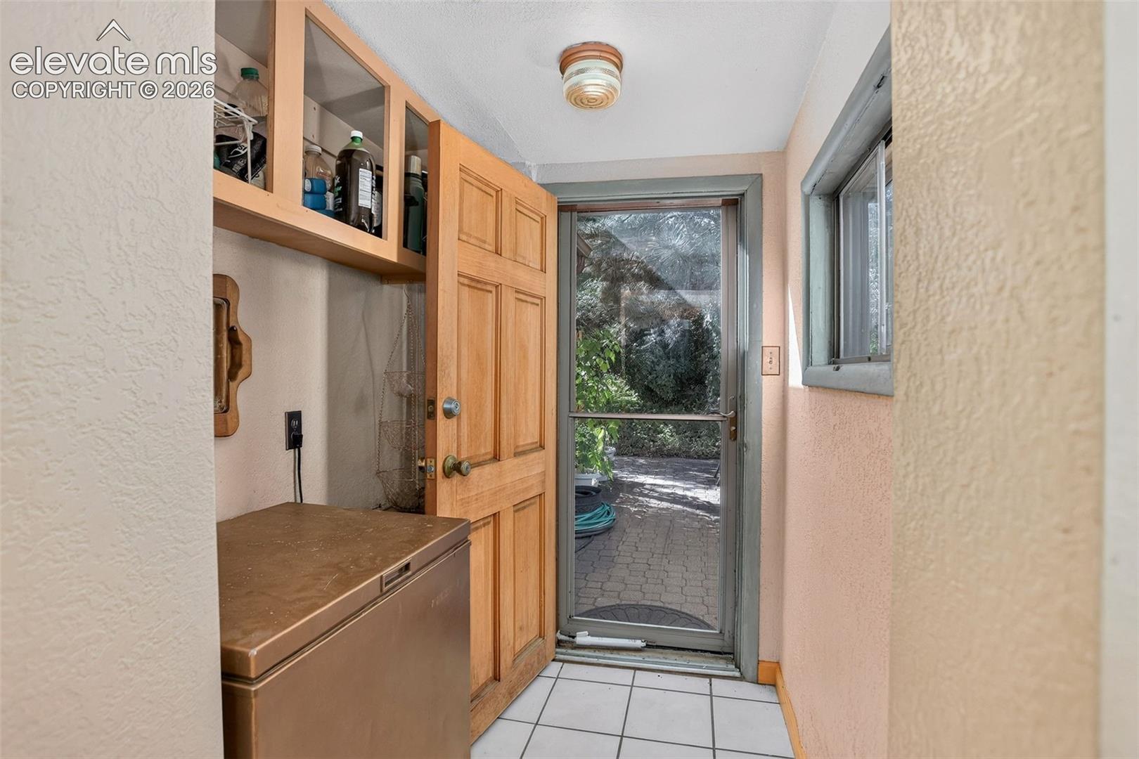 Listing photo 18 for 450 S Quitman Street