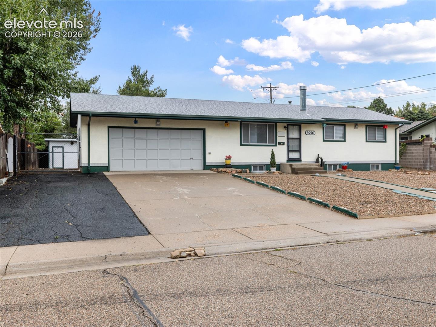 3950 Fairfield Lane — listing photo