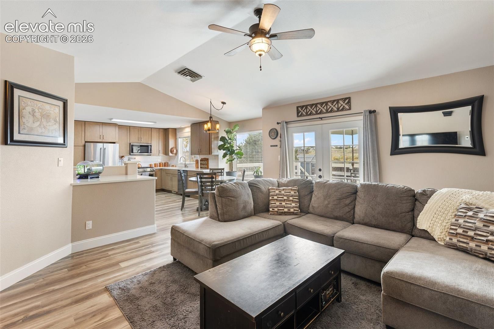 Listing photo 6 for 541 S El Charro Drive