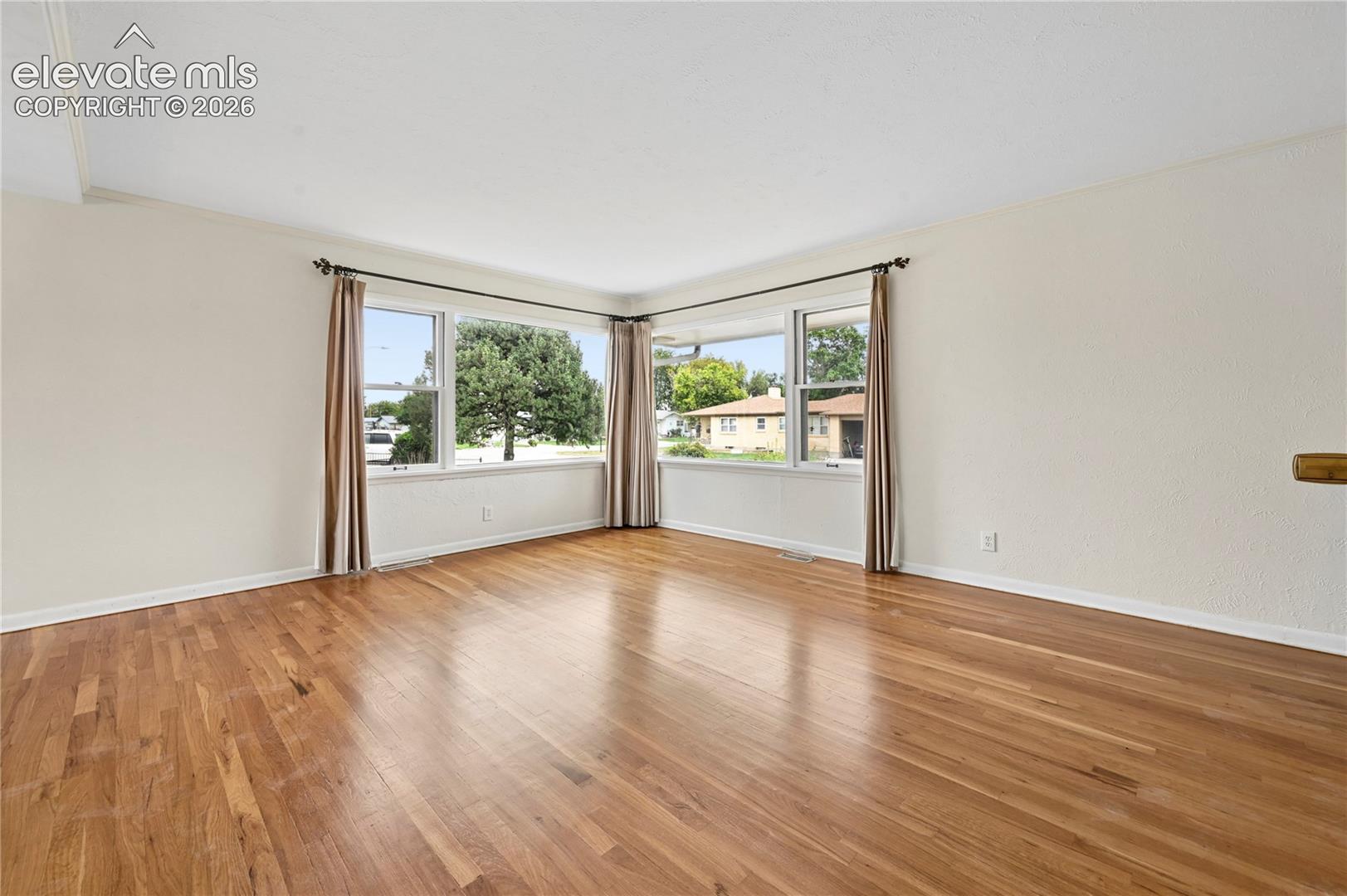 Listing photo 8 for 801 Westacres Avenue