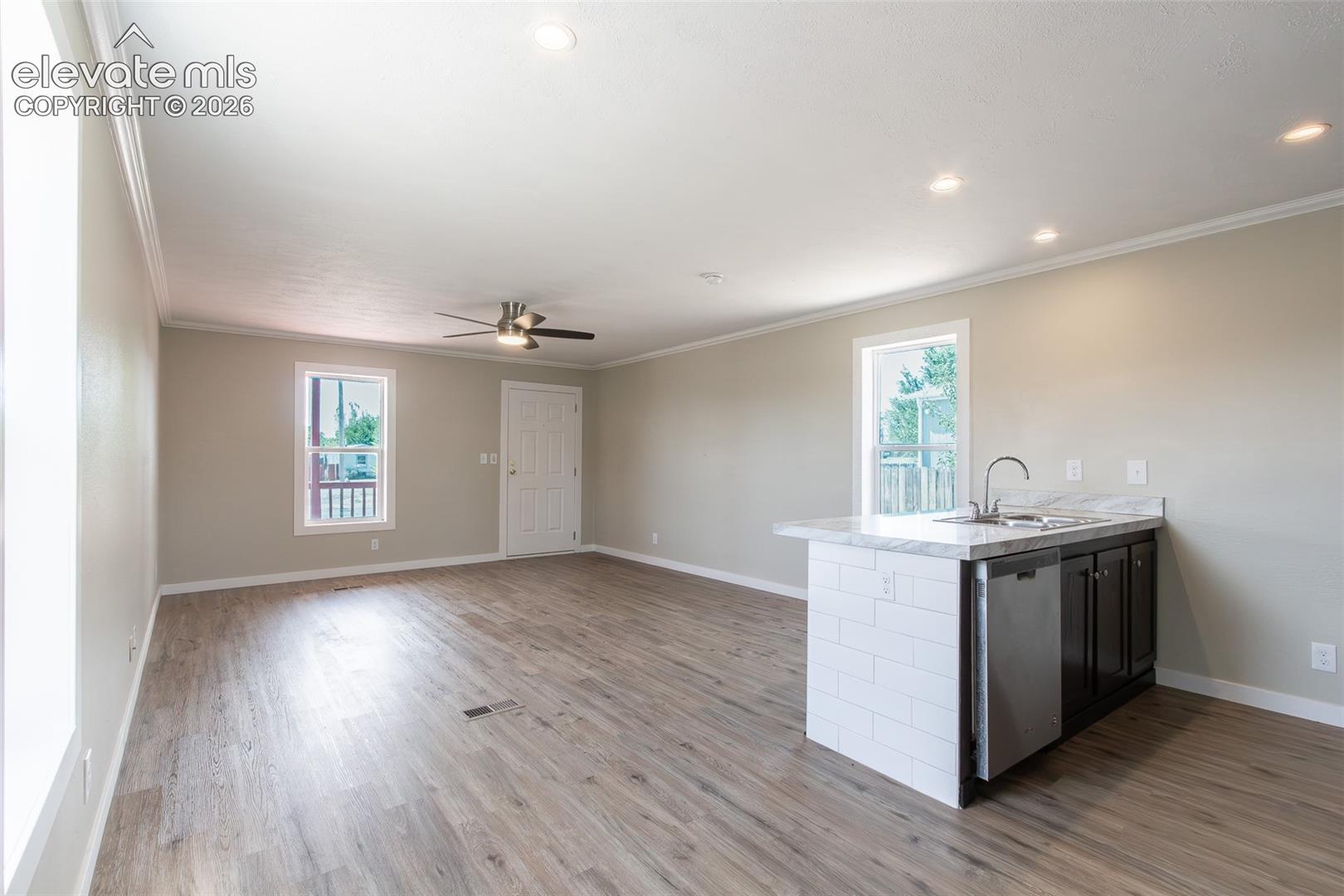 Listing photo 7 for 177 E Cellini Drive
