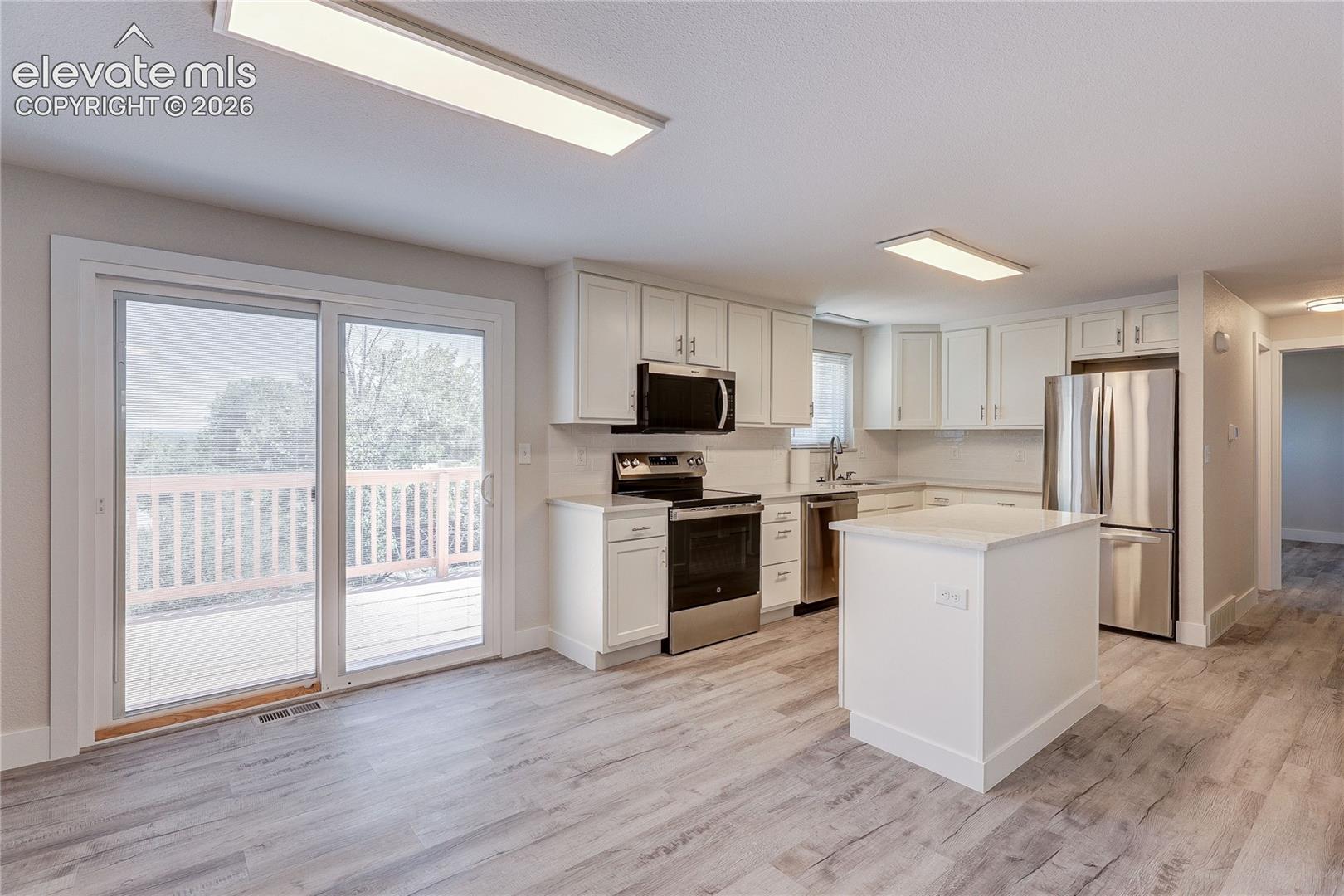 Listing photo 29 for 3100 S Dale Court