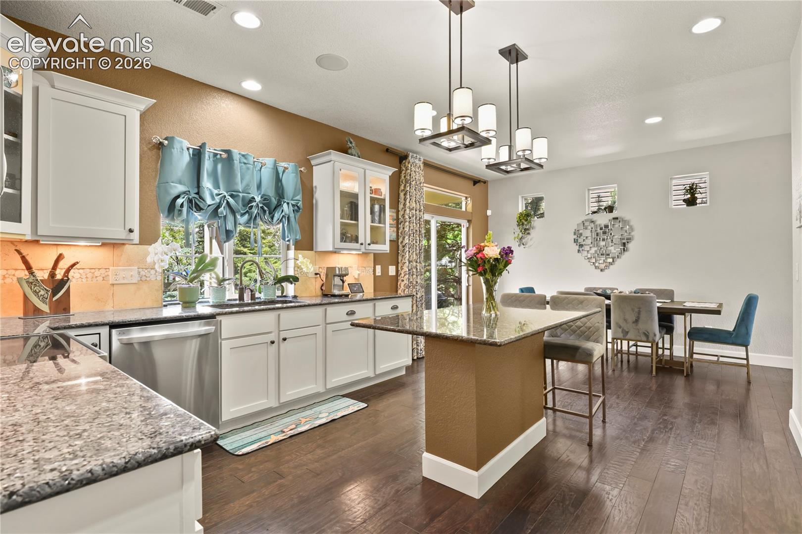 8276 Cypress Wood Drive, photo 11