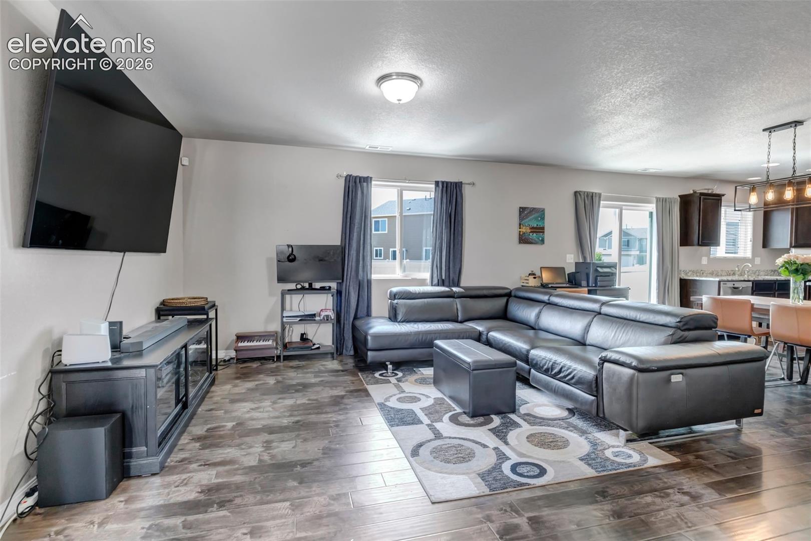 Listing photo 35 for 7548 Benecia Drive