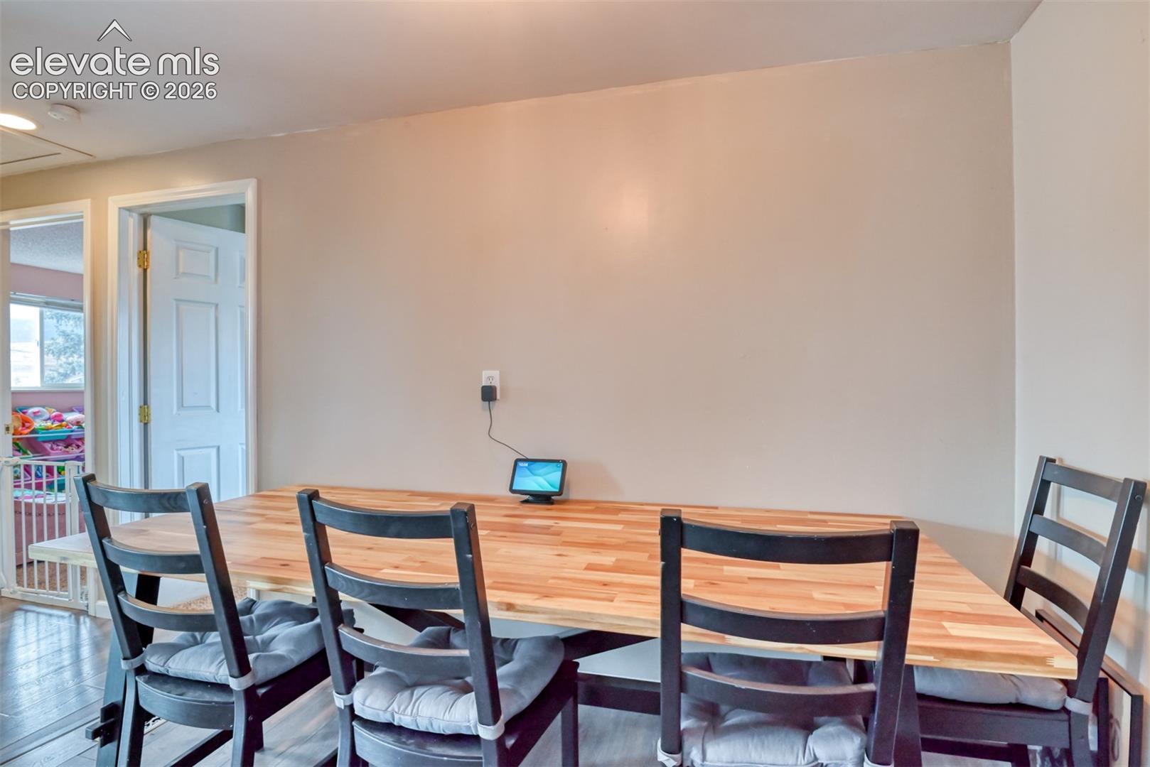 Listing photo 14 for 1530 Leigh Lane