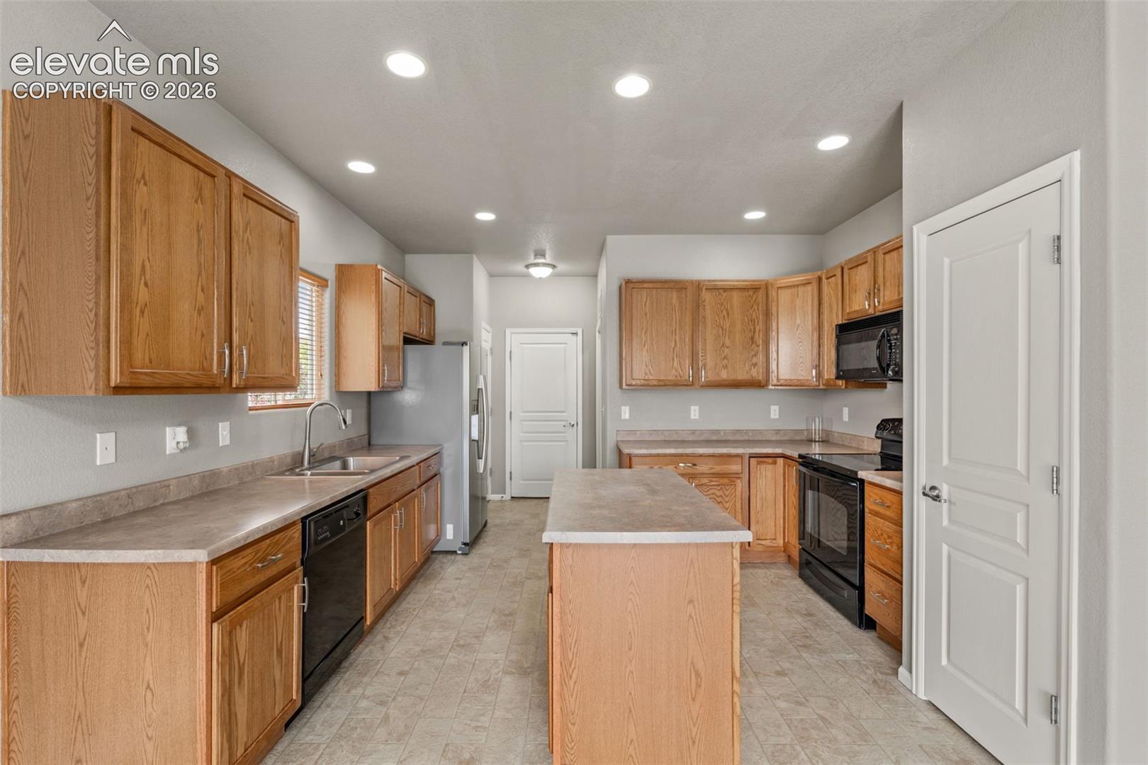 Listing photo 21 for 10832 Darneal Drive