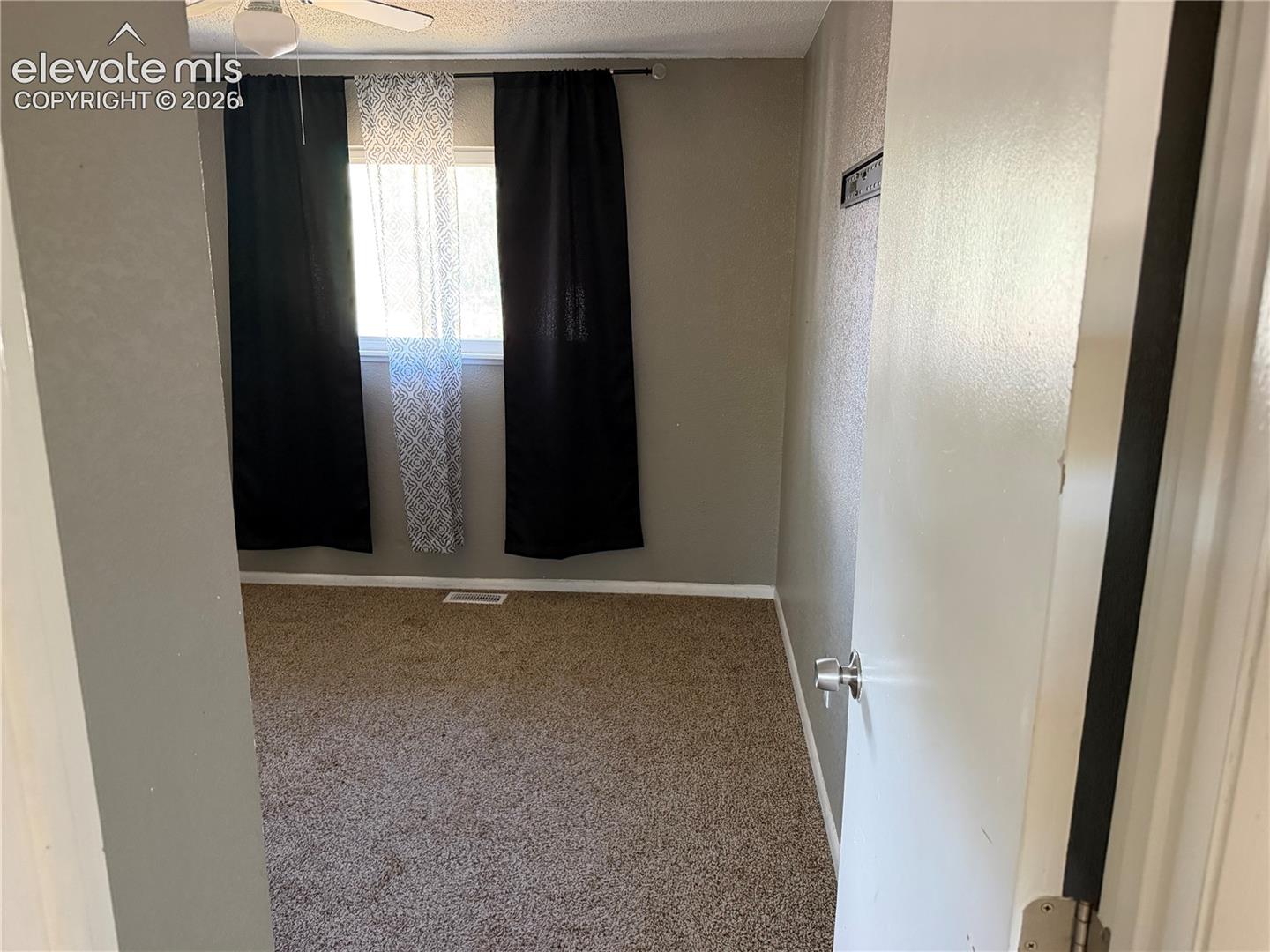 1227 Royale Drive, photo 10