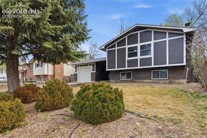 724 Squire Street — listing photo