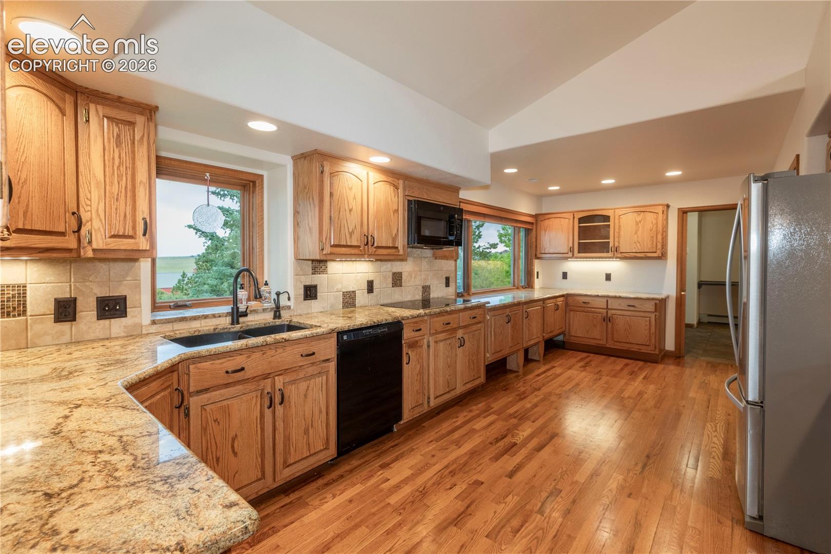 Listing photo 3 for 13850 N Ellicott Highway