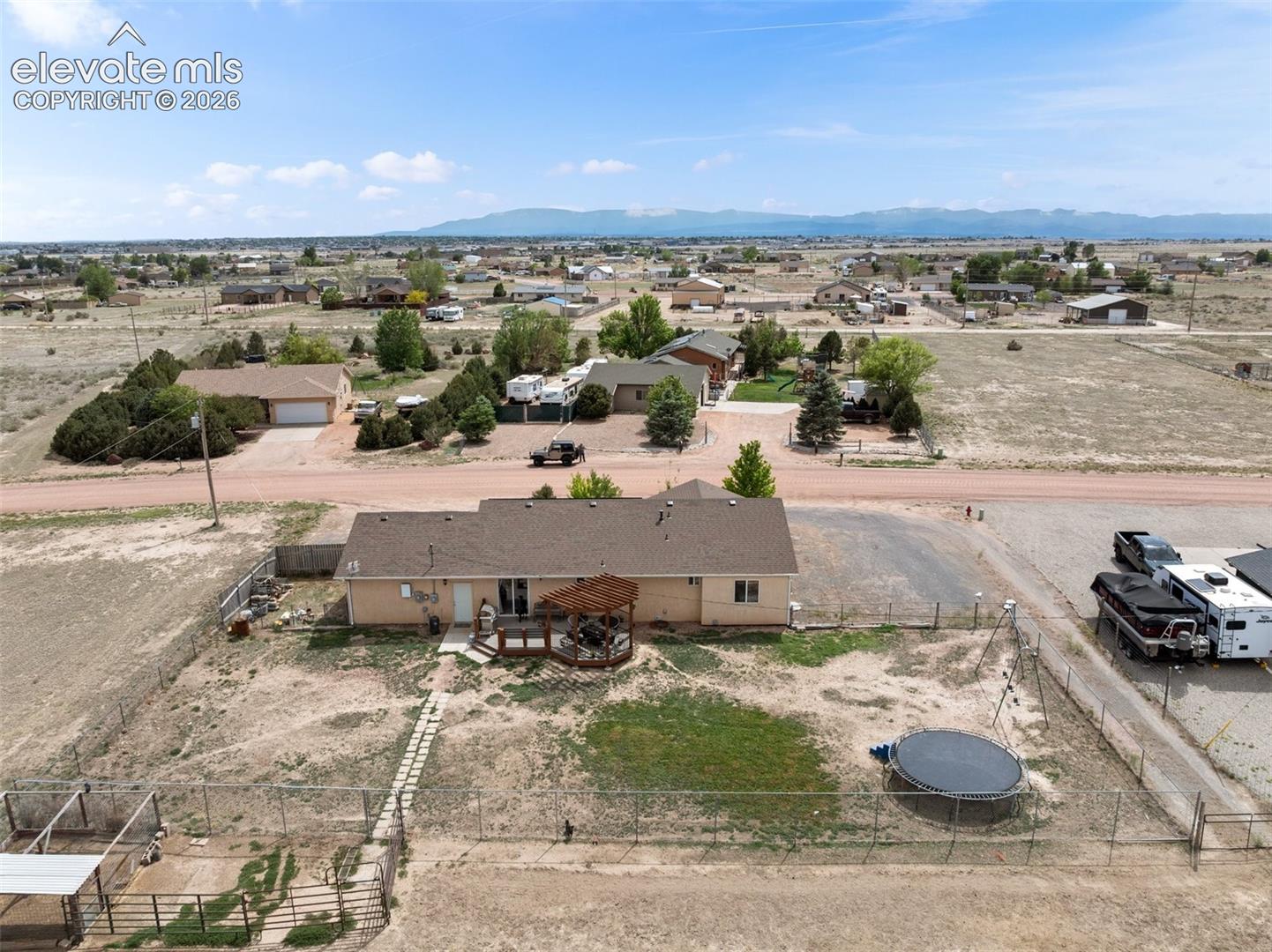 Listing photo 33 for 675 E McClave Drive