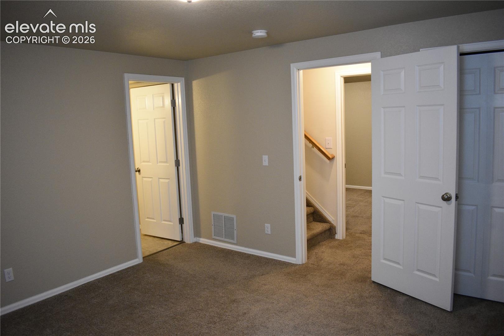 Listing photo 36 for 8059 Oliver Road