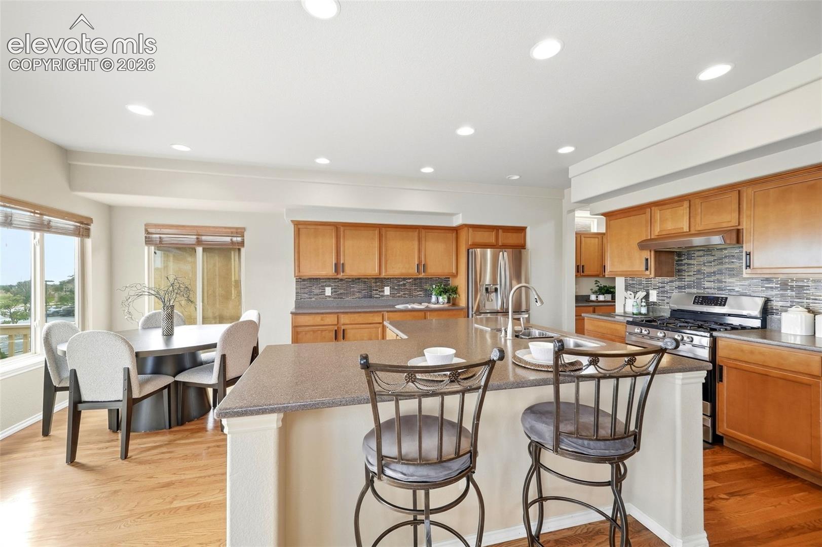 Listing photo 6 for 9895 Kings Canyon Drive