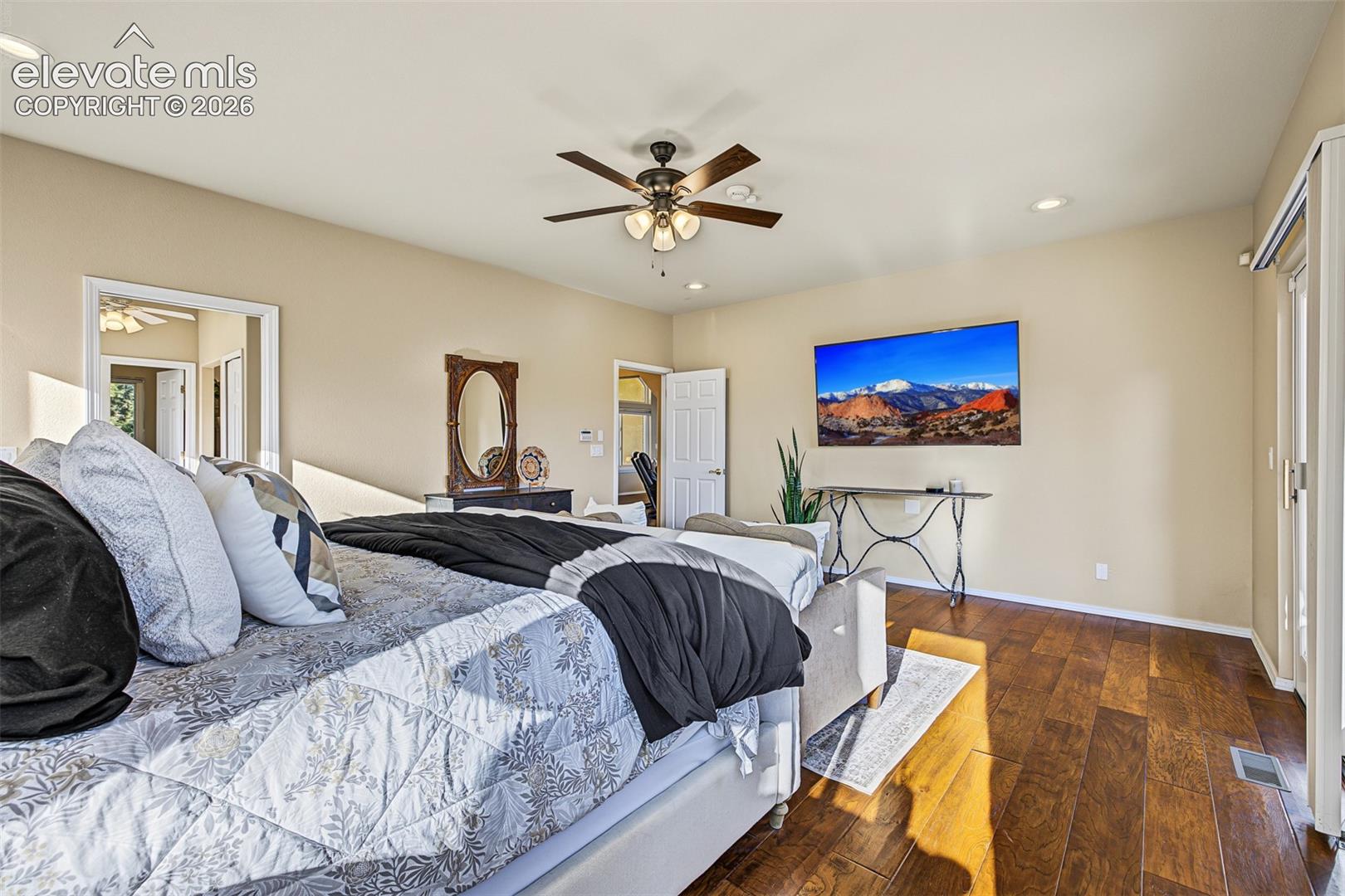 Listing photo 17 for 3530 Twisted Oak Circle