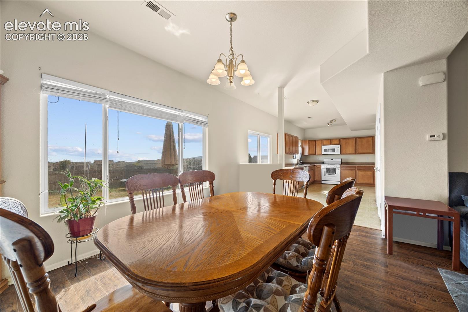 7569 Chenoa Court, photo 10