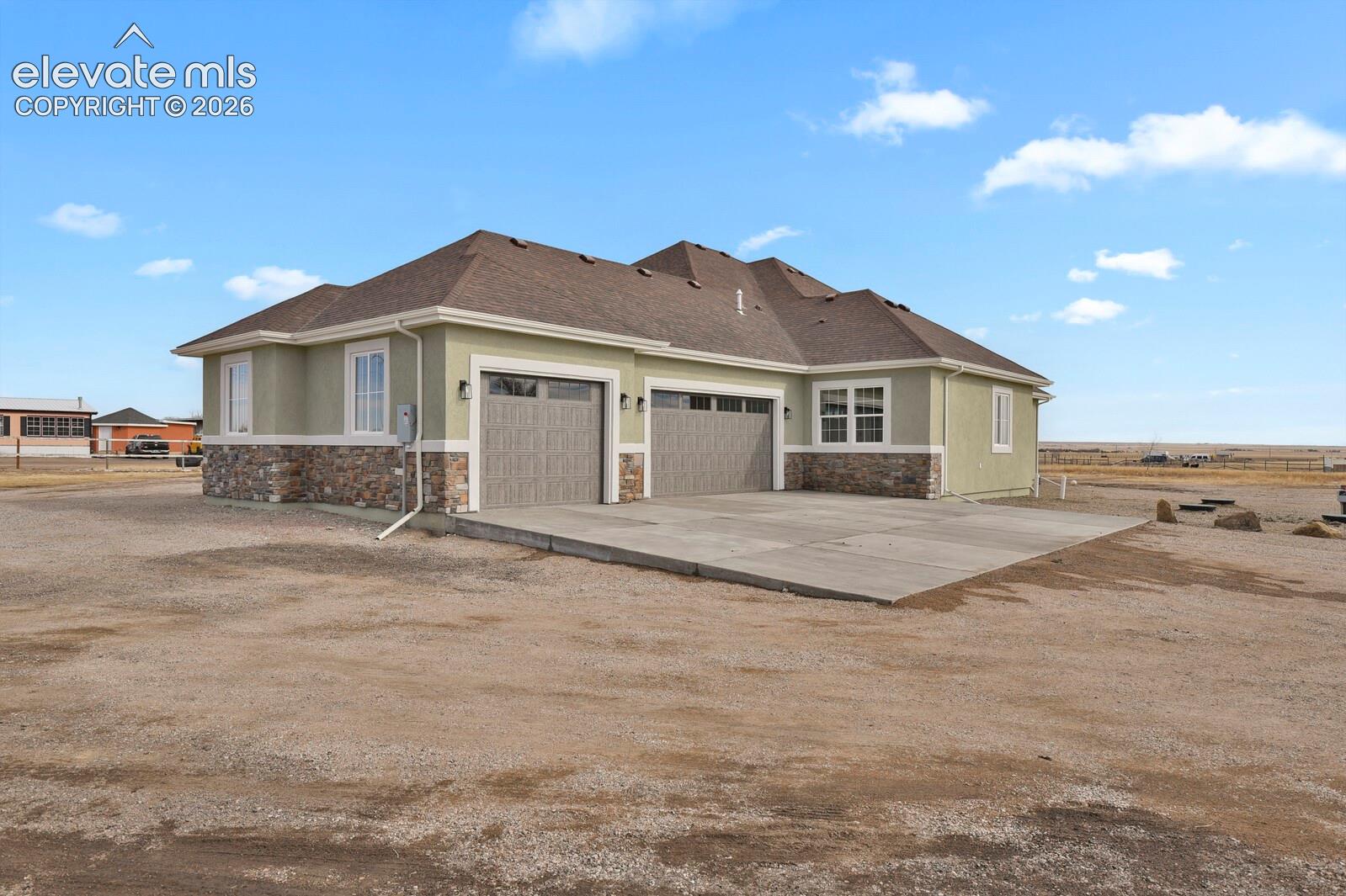 Listing photo 3 for 2015 N Ellicott Highway