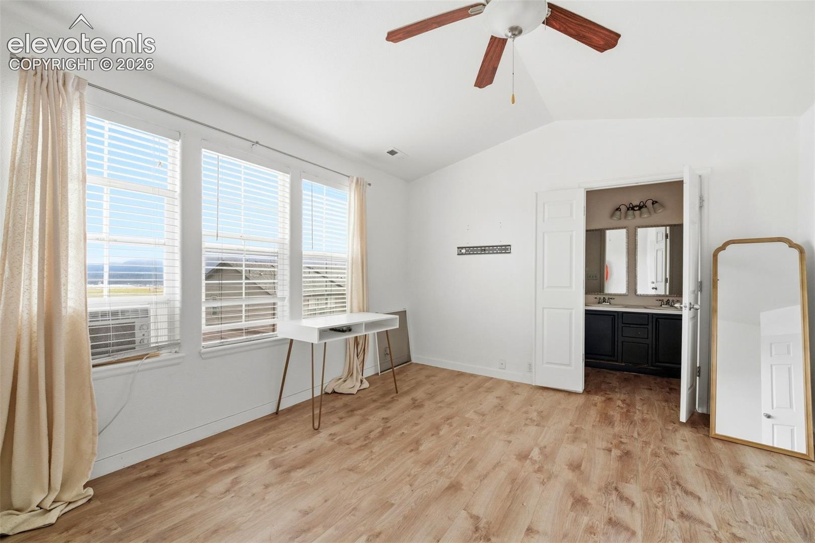 Listing photo 14 for 1167 Autumn Star Point