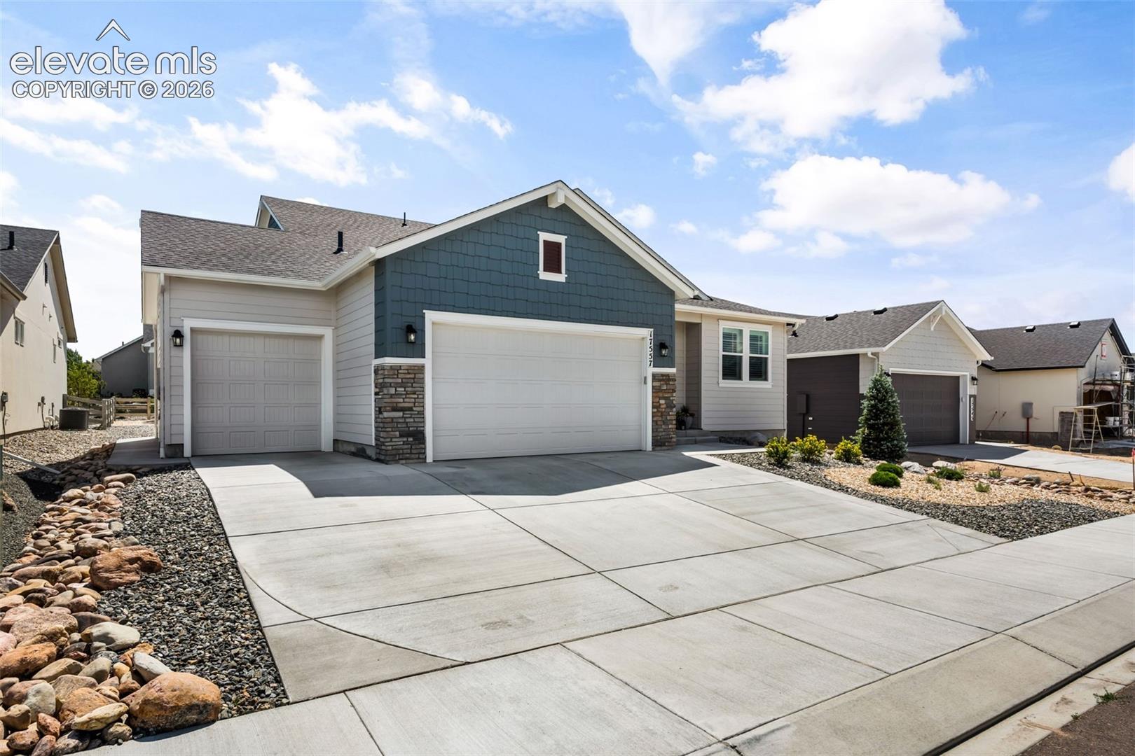 Listing photo 2 for 17557 Cerberus Court