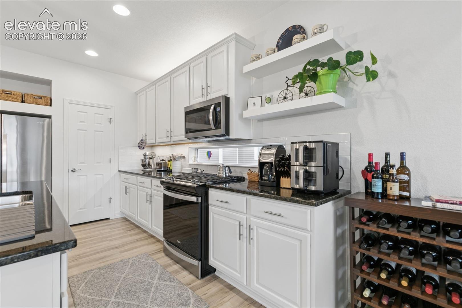Listing photo 18 for 8948 Braemore Heights