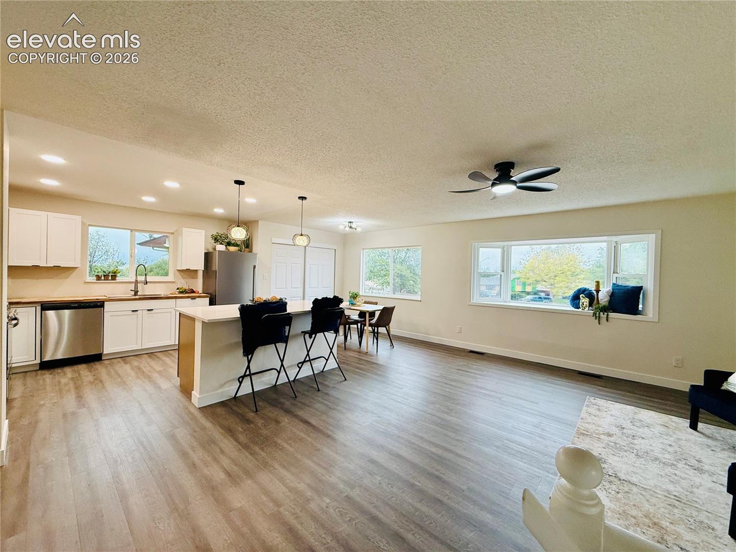 Listing photo 7 for 7055 Goldsmith Circle