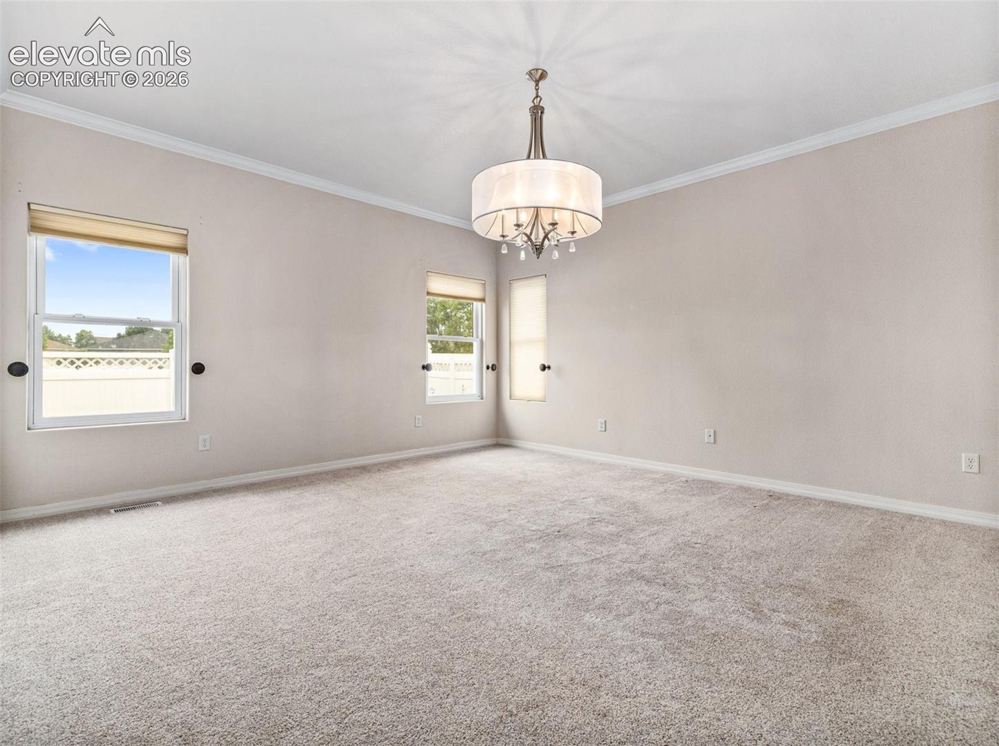 Listing photo 16 for 10 Erica Court