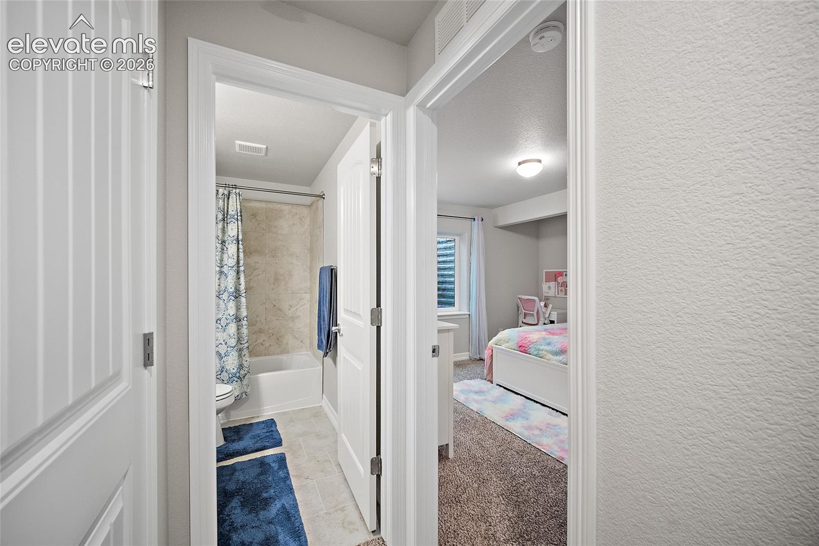 Listing photo 27 for 12832 Scenic Walk Drive