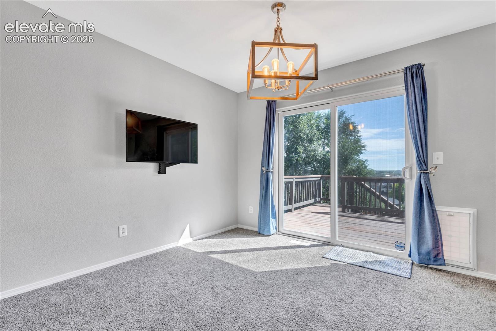 Listing photo 11 for 1204 White Stone Way