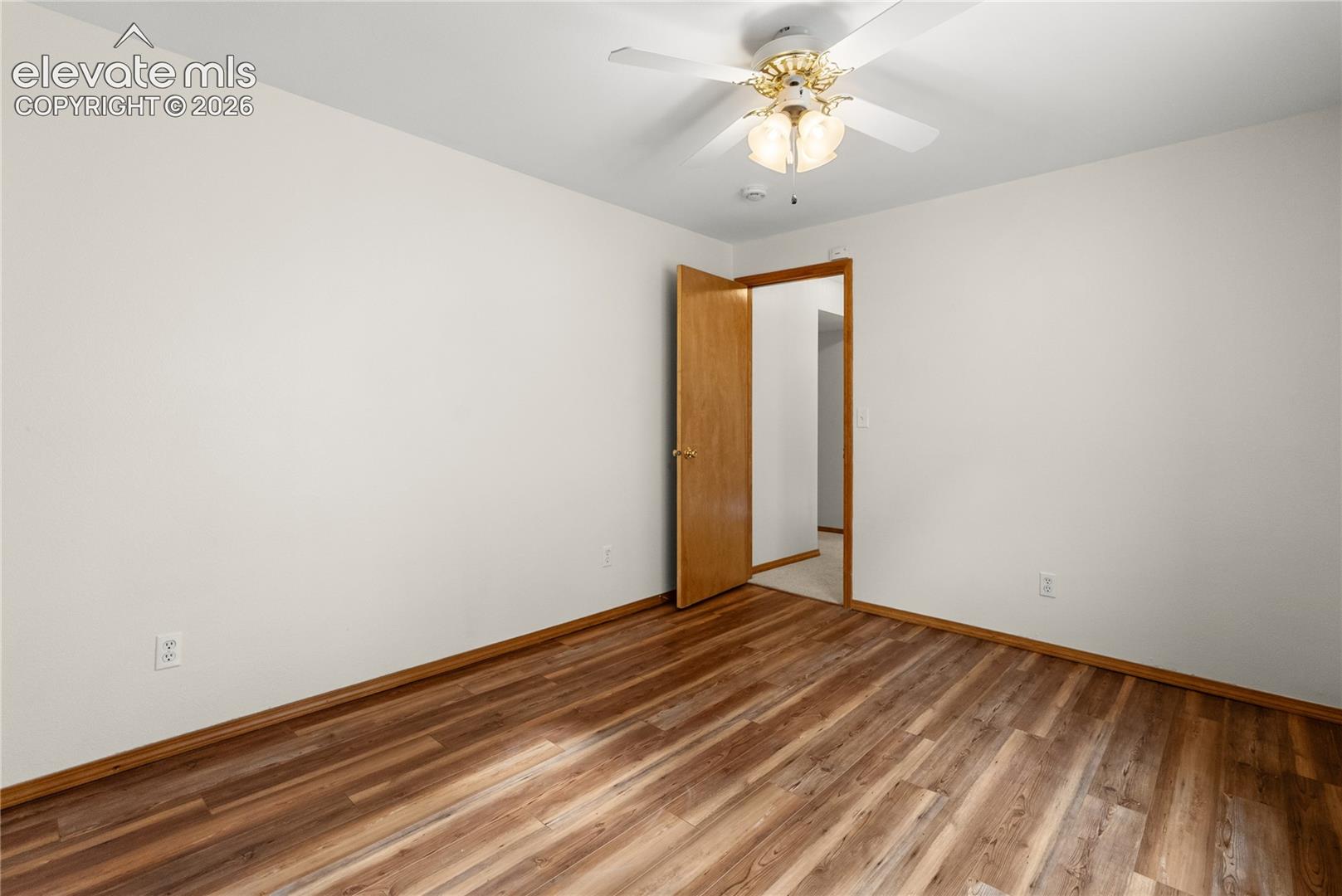 Listing photo 30 for 890 N Candlestar Loop