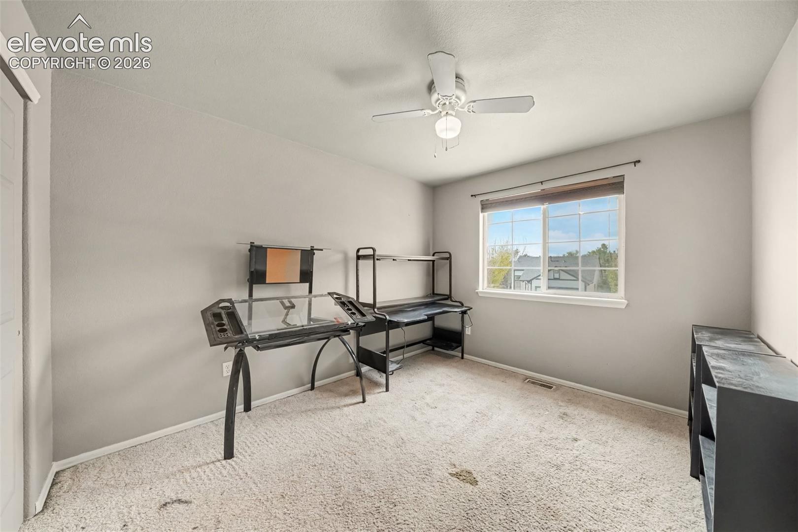 Listing photo 14 for 912 Legend Oak Drive
