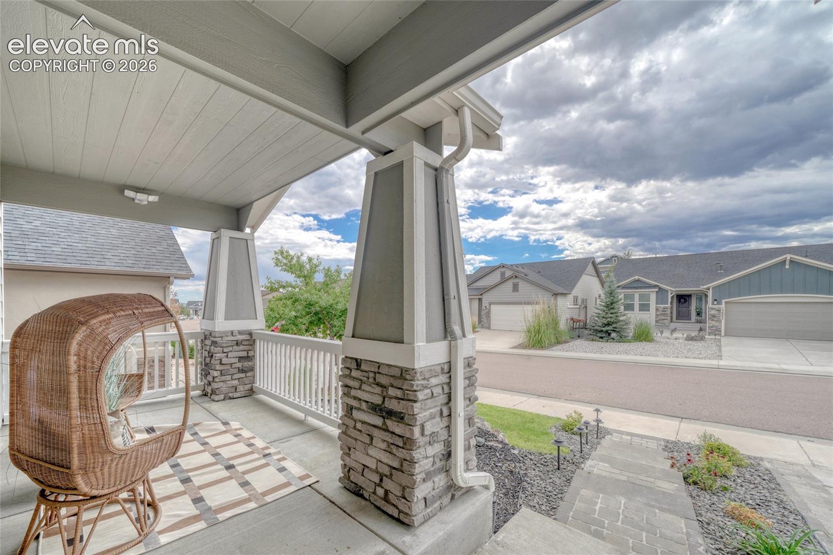 Listing photo 9 for 15691 Lake Mist Drive