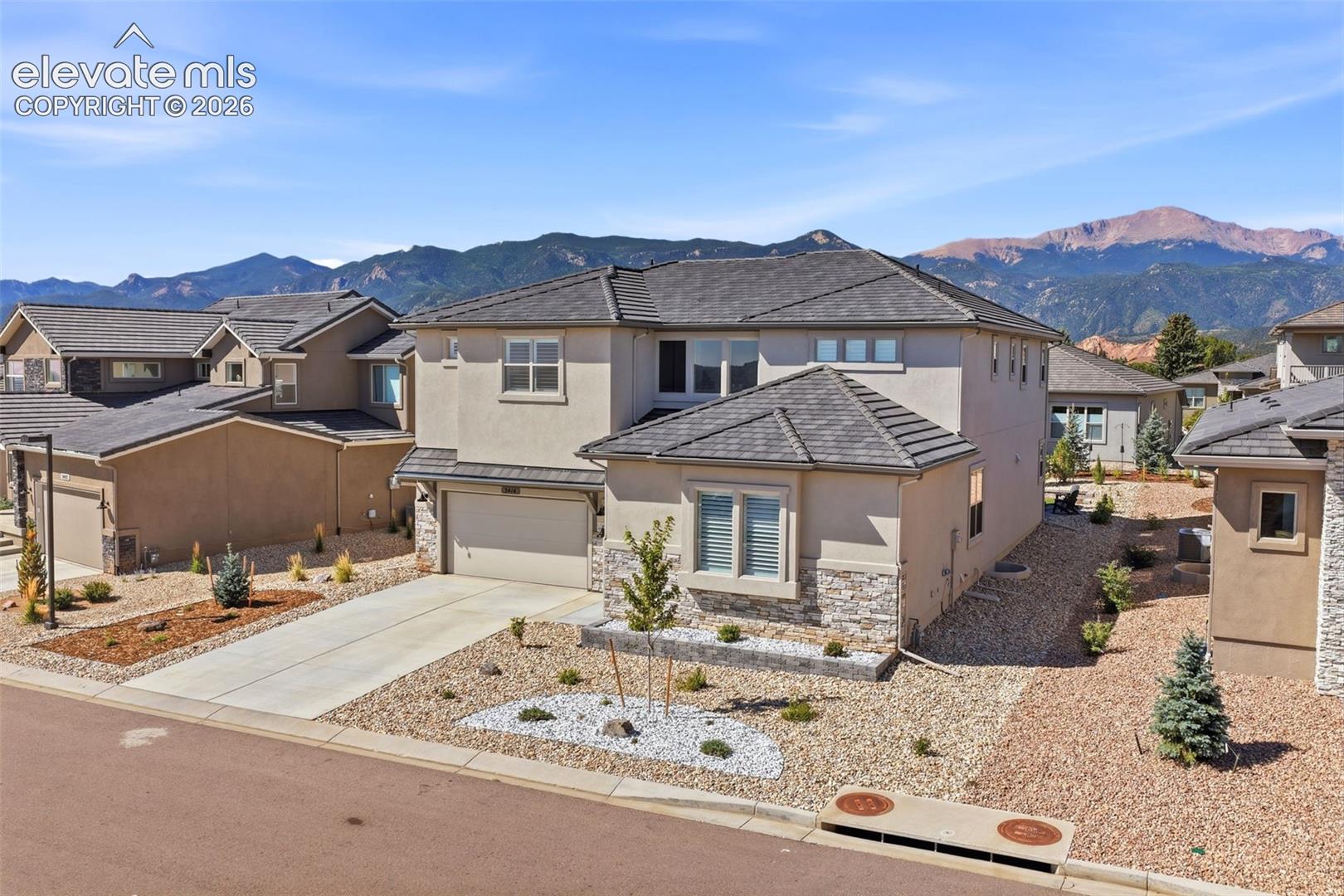 Listing photo 45 for 3414 Crest Hollow View