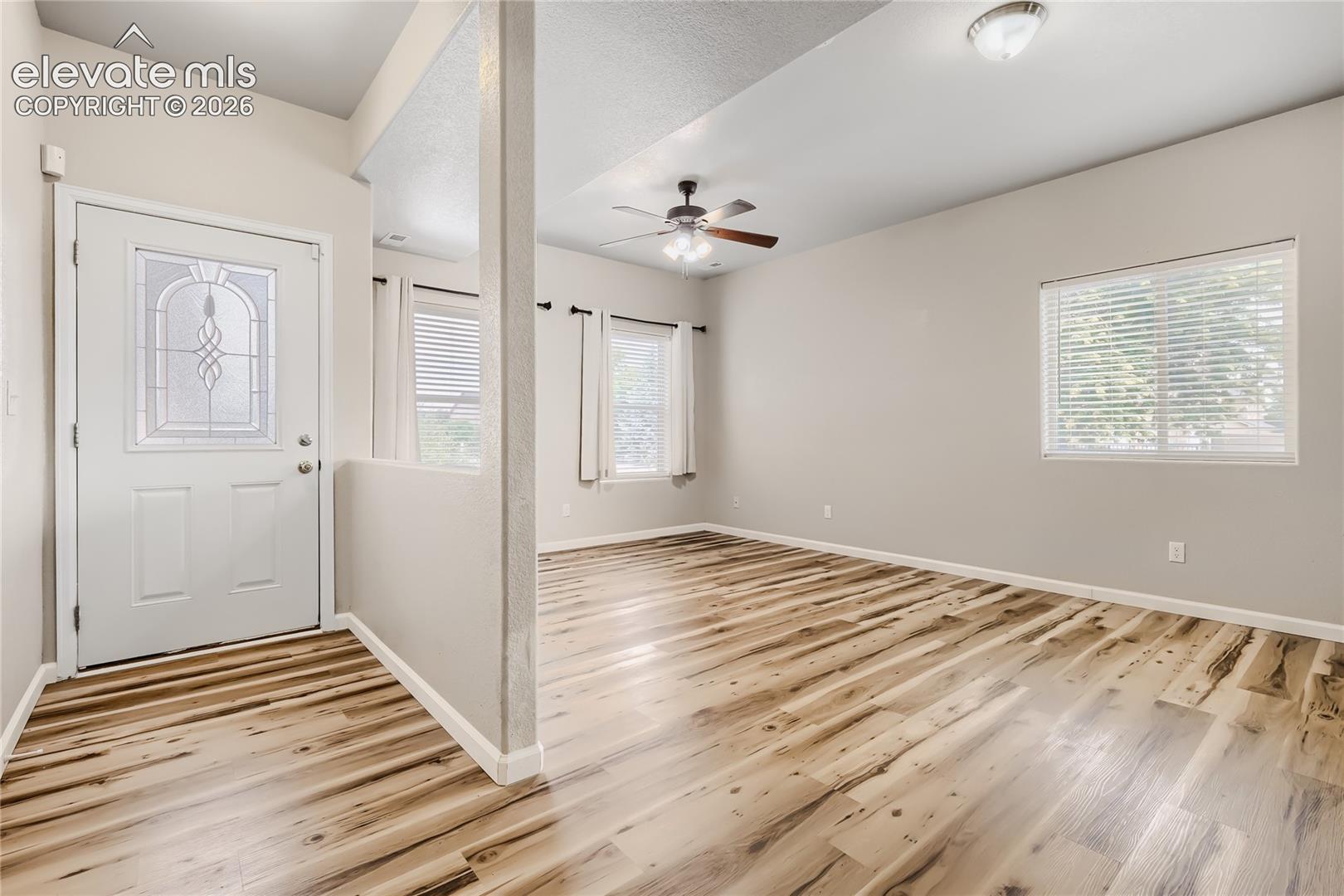 Listing photo 3 for 7104 Bracken Place