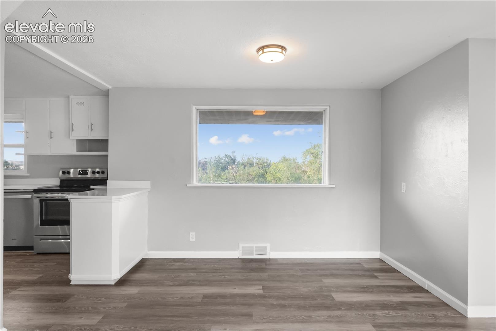 Listing photo 8 for 1606 Navajo Circle