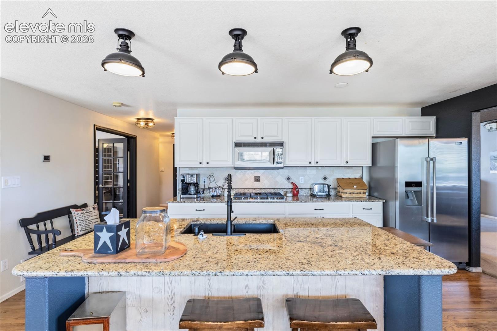 Listing photo 15 for 9197 Oakmont Road