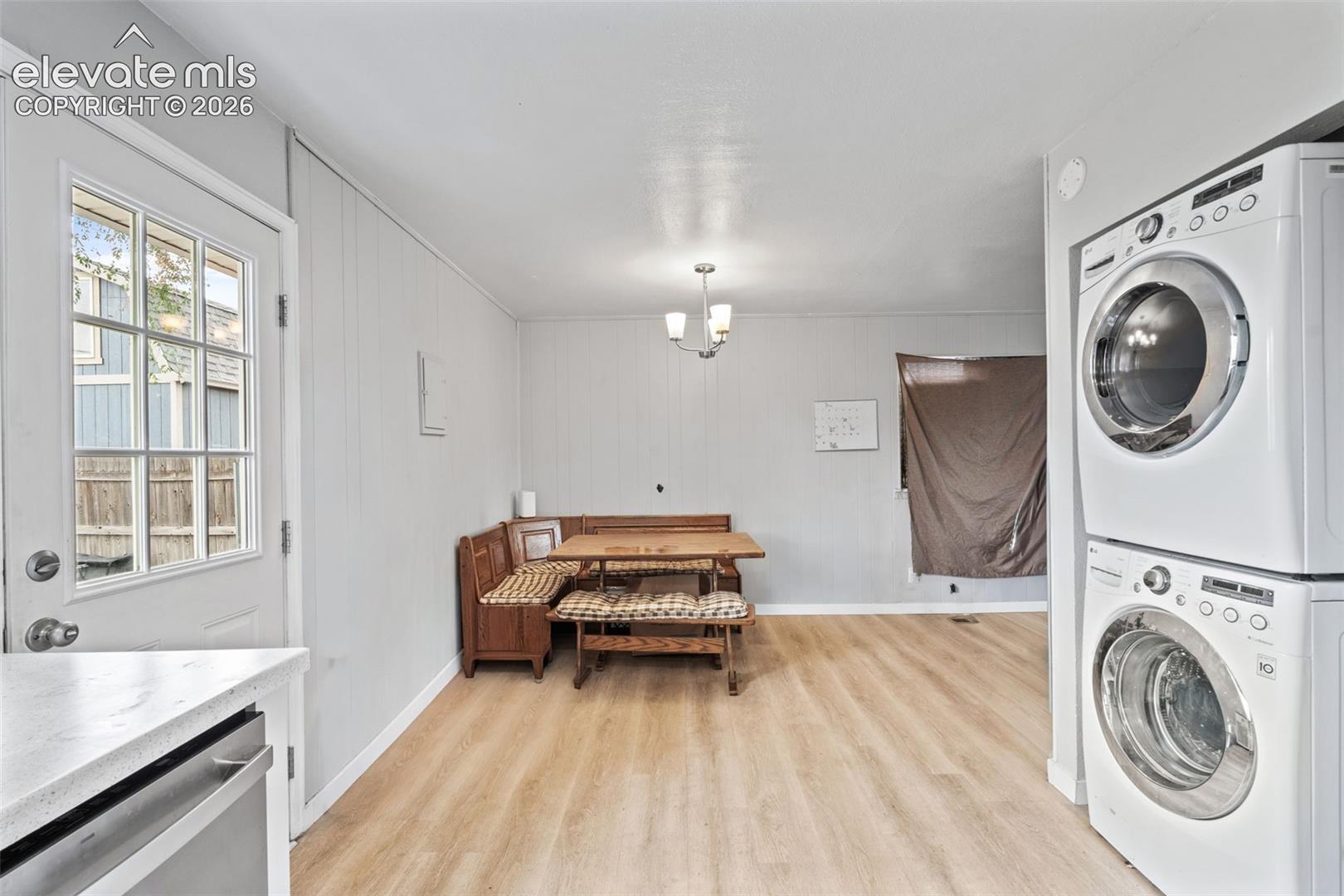 Listing photo 7 for 2505 Frontier Drive
