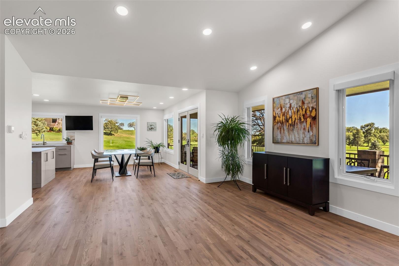 Listing photo 7 for 2 Country Club Village
