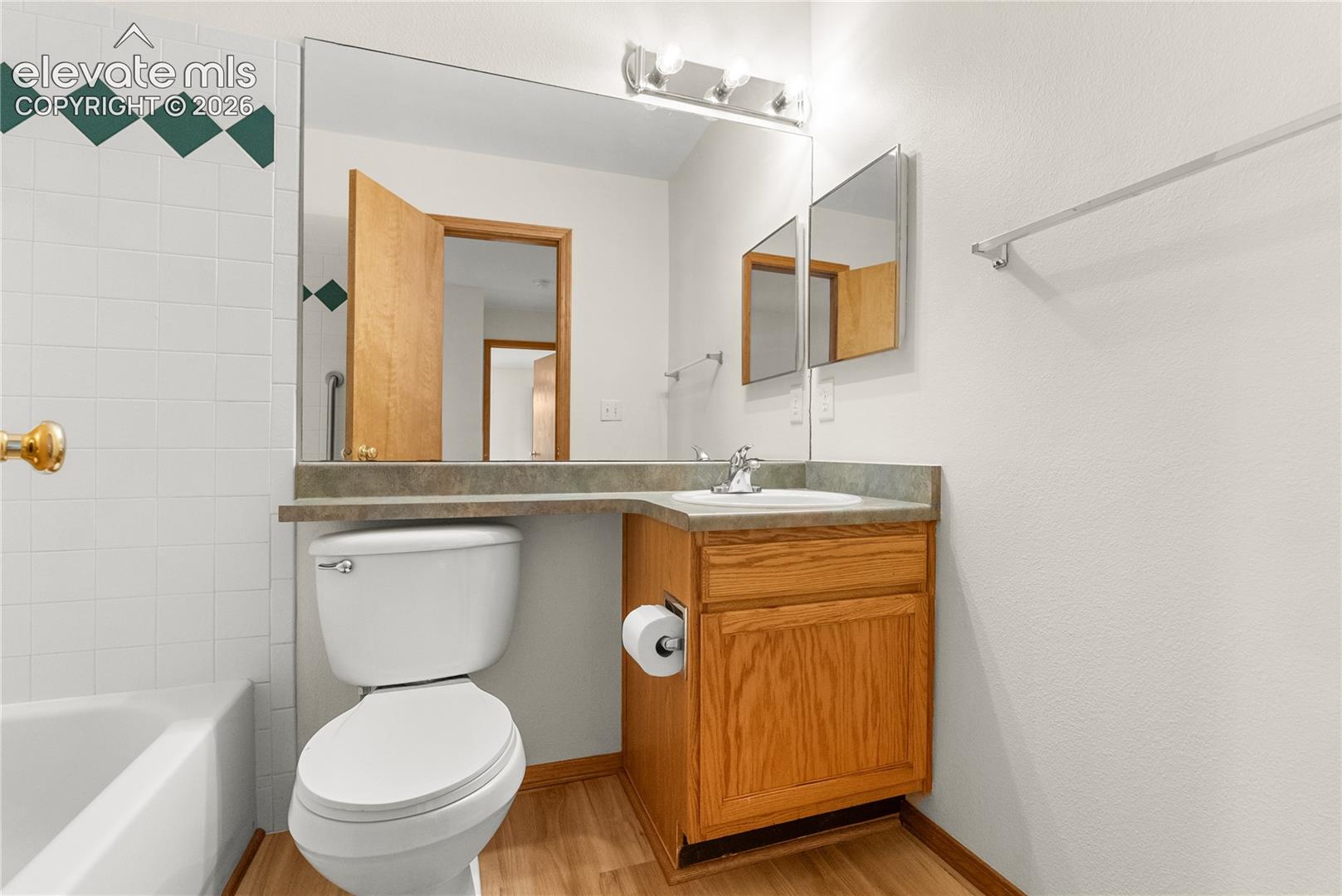 Listing photo 14 for 890 N Candlestar Loop
