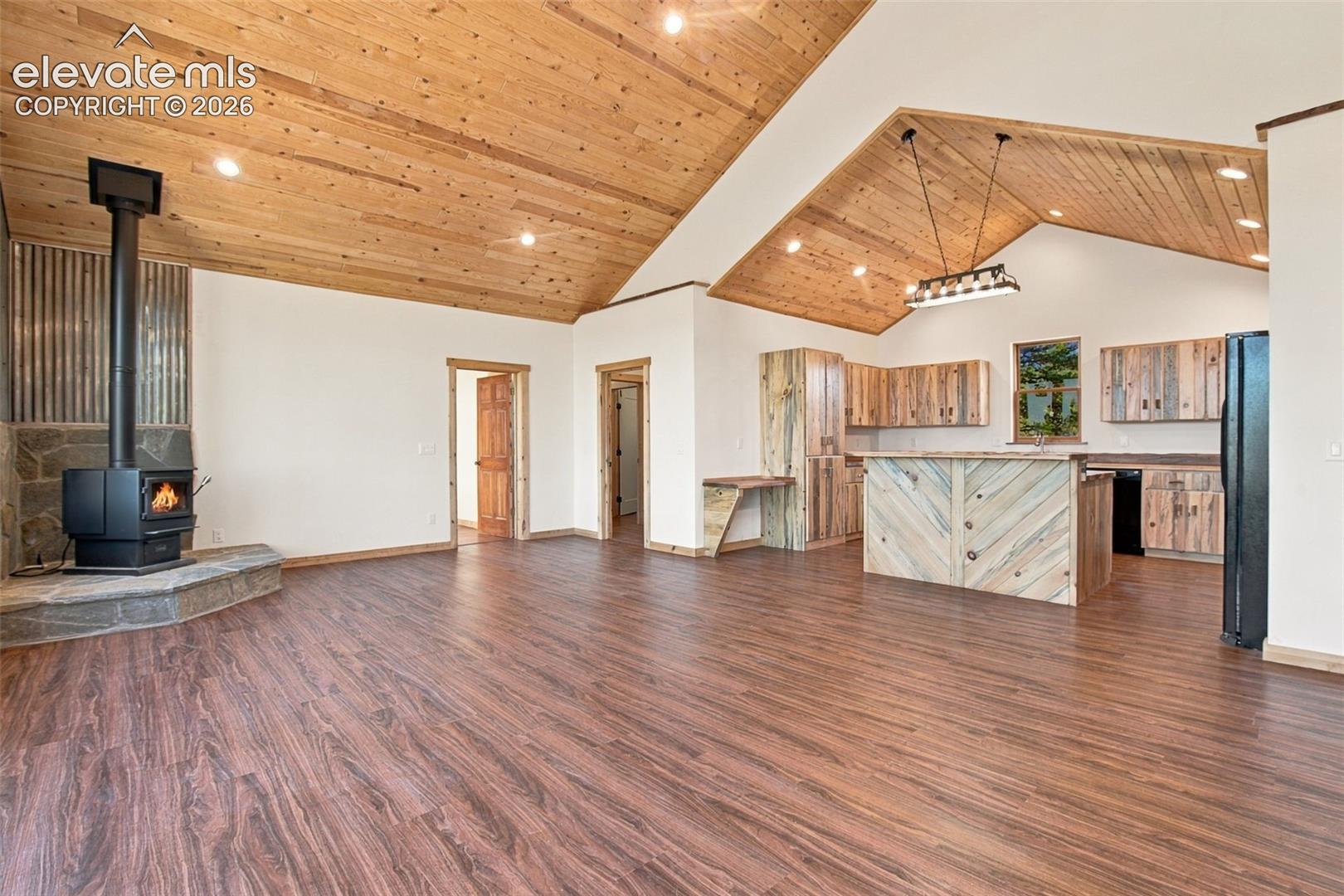 Listing photo 5 for 59 Whip Way